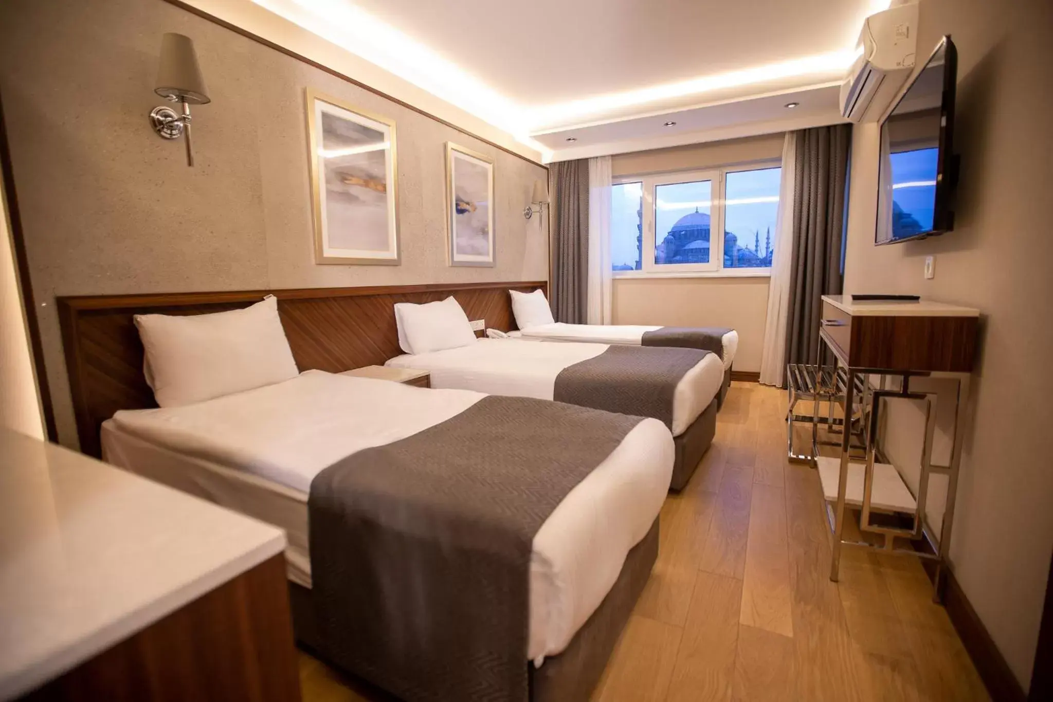 Triple Room in Sogut Hotel Old City Triple Room in Sogut Hotel Old City