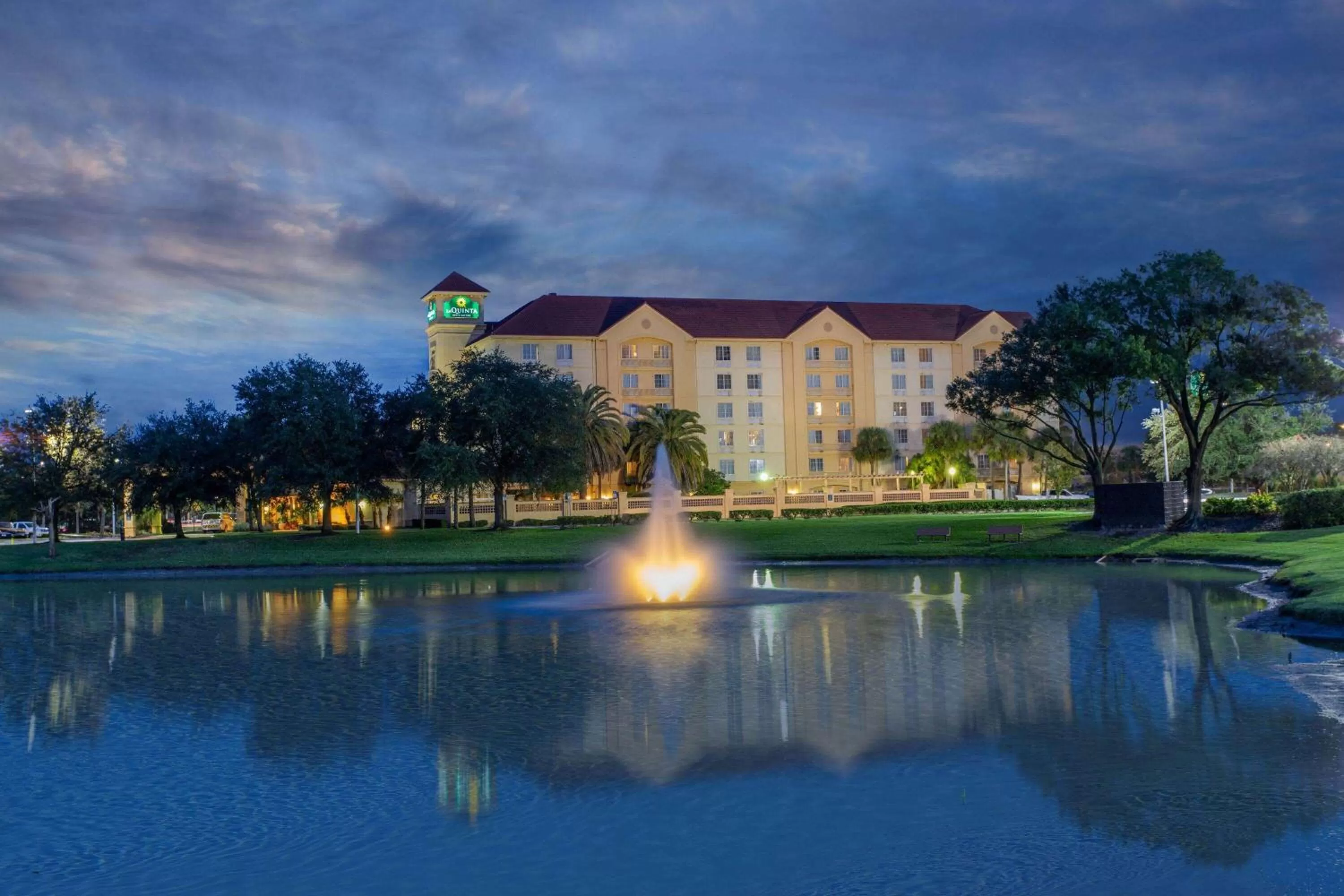 Property building in La Quinta by Wyndham Jacksonville Butler Blvd