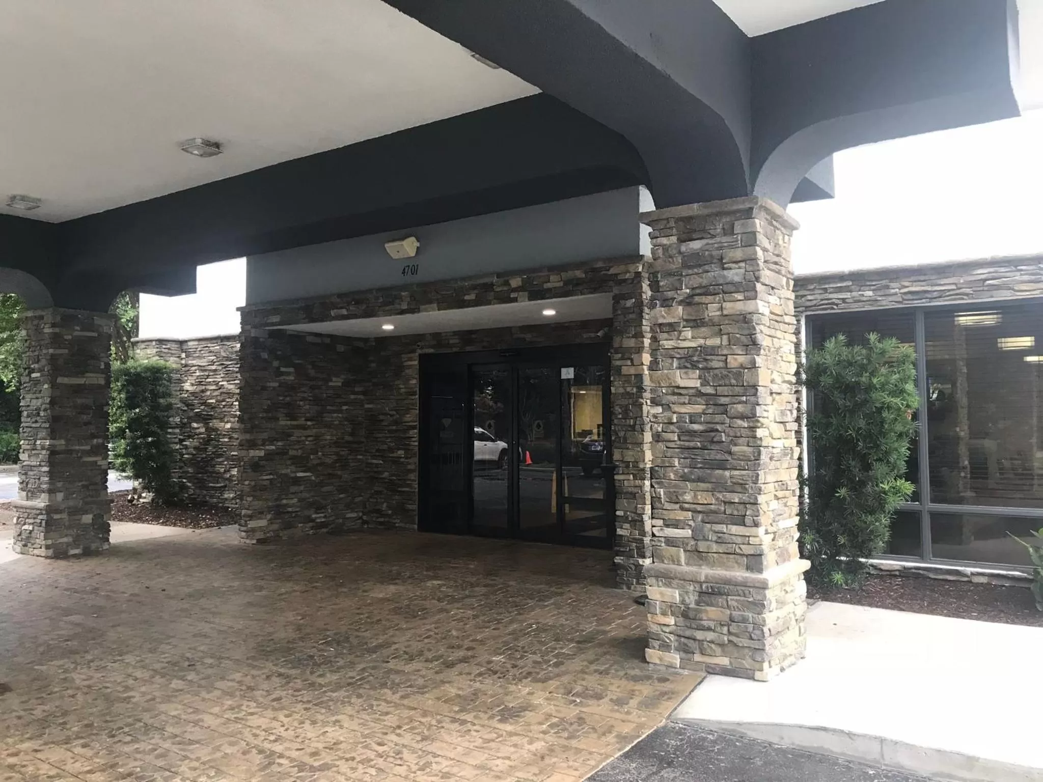 Facade/entrance in Wingate by Wyndham Charleston Coliseum