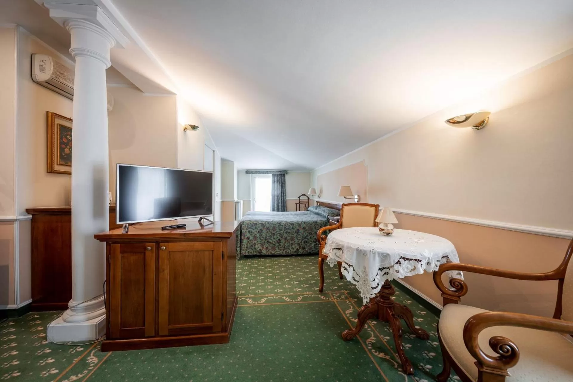 Photo of the whole room, Bed in Hotel Elena