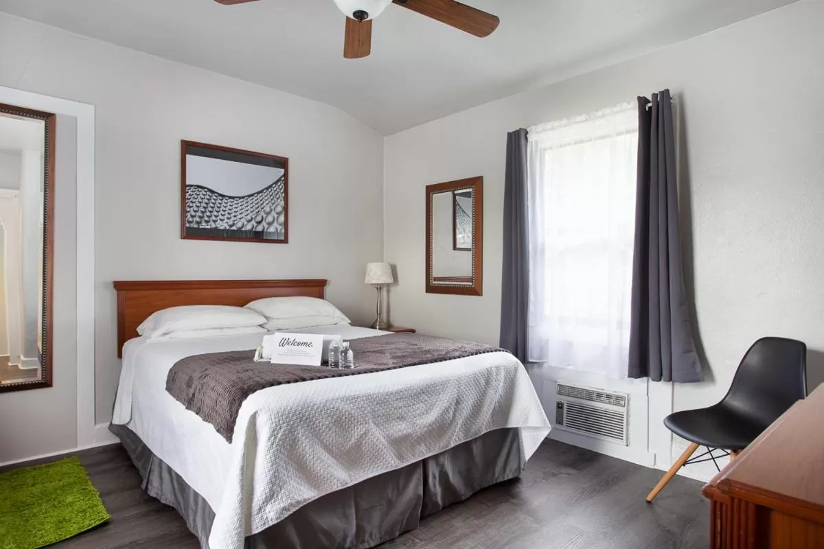 Bed in Travel Inn of Titusville