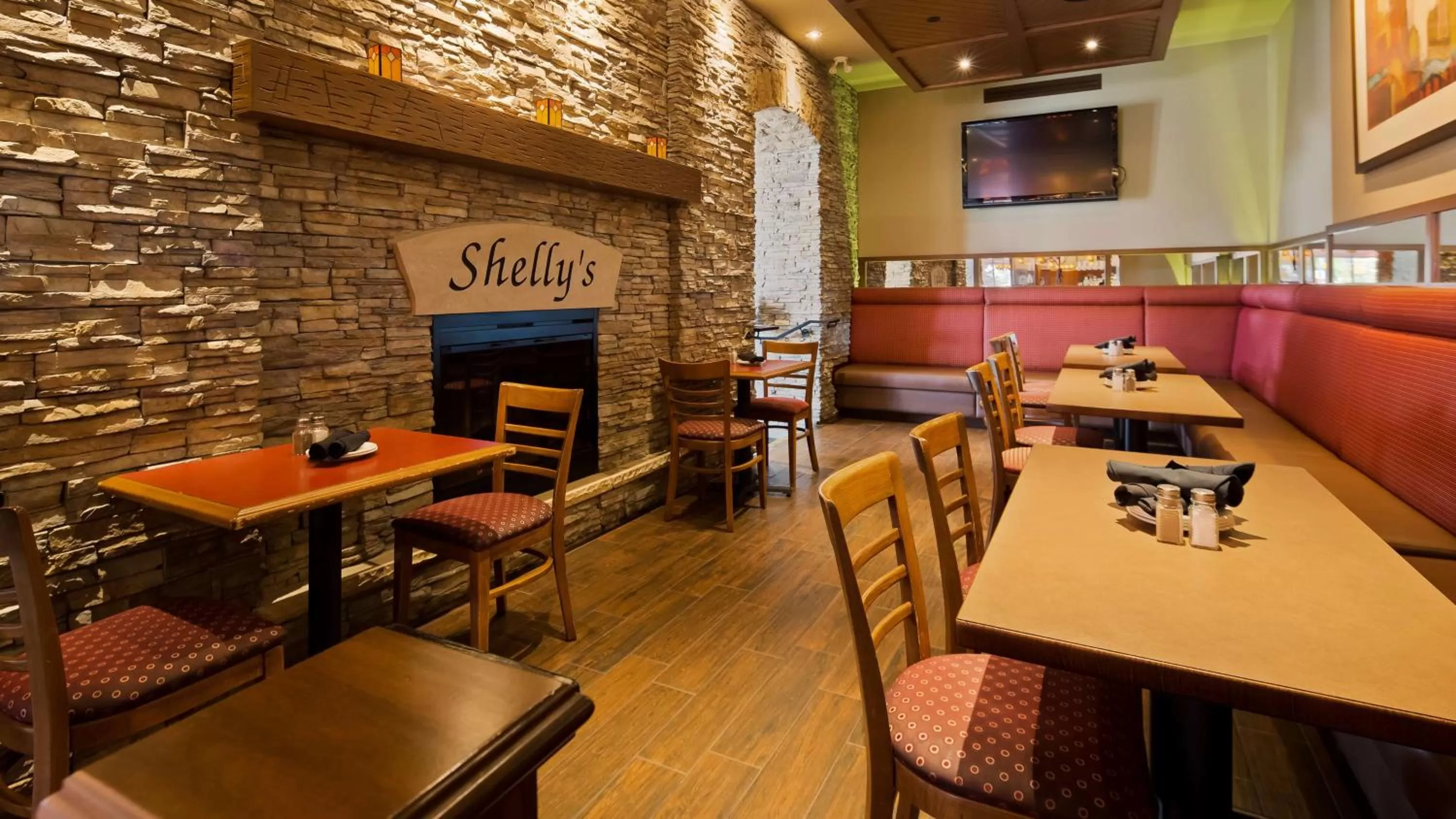 Restaurant/places to eat in Best Western Plus Lamplighter Inn & Conference Centre