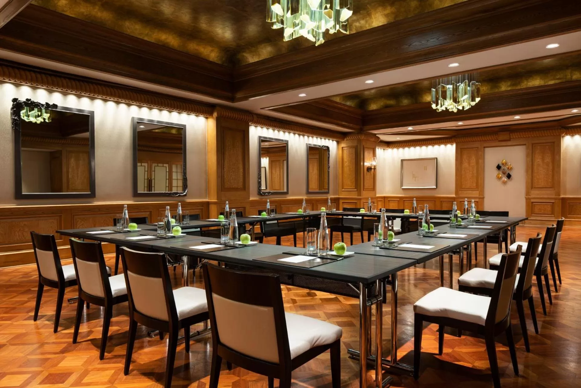 Meeting/conference room in Four Seasons Hotel Atlanta