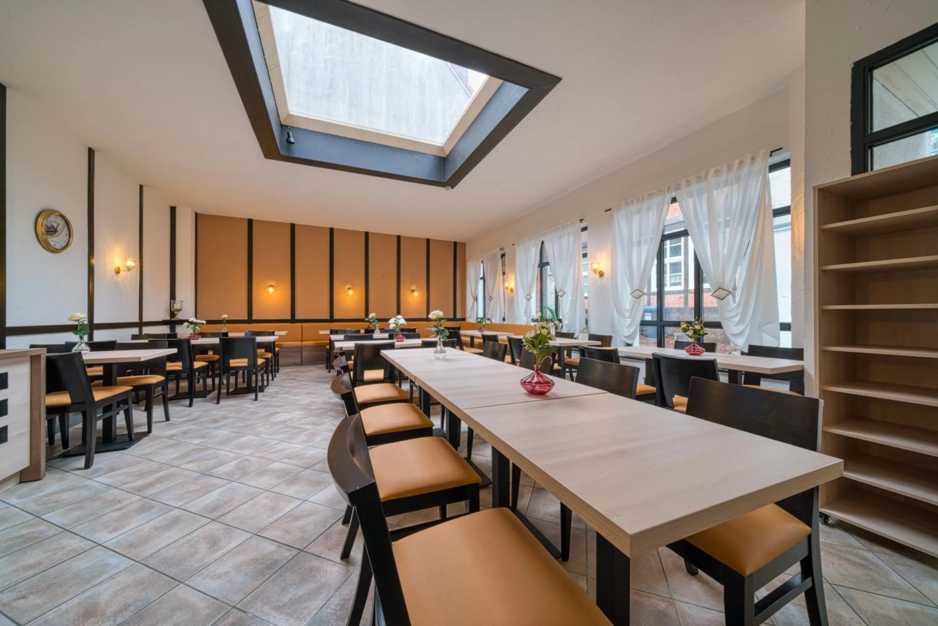 Restaurant/places to eat in Hotel Am Fischmarkt