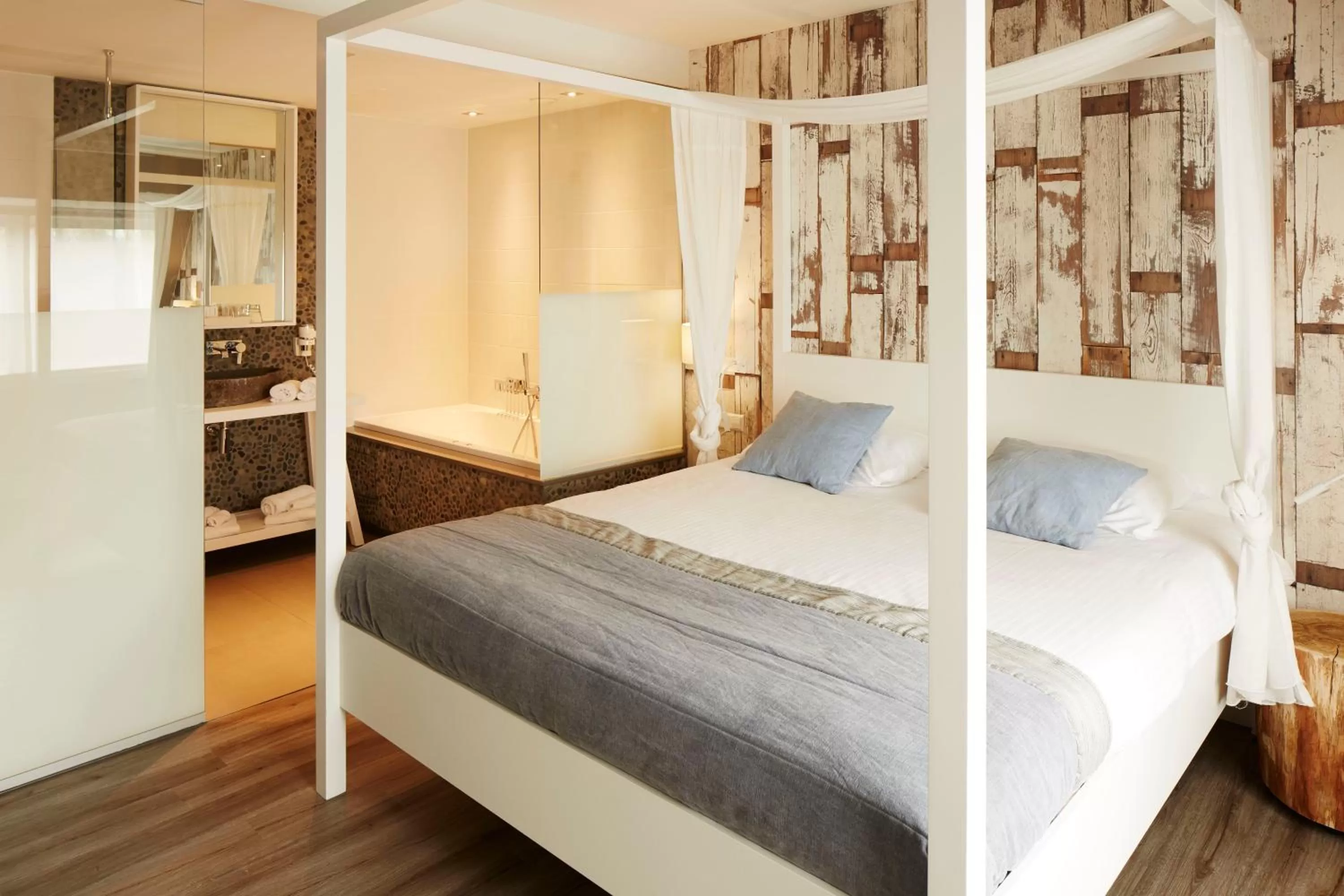 Other, Bed in Van der Valk hotel Den Haag Wassenaar