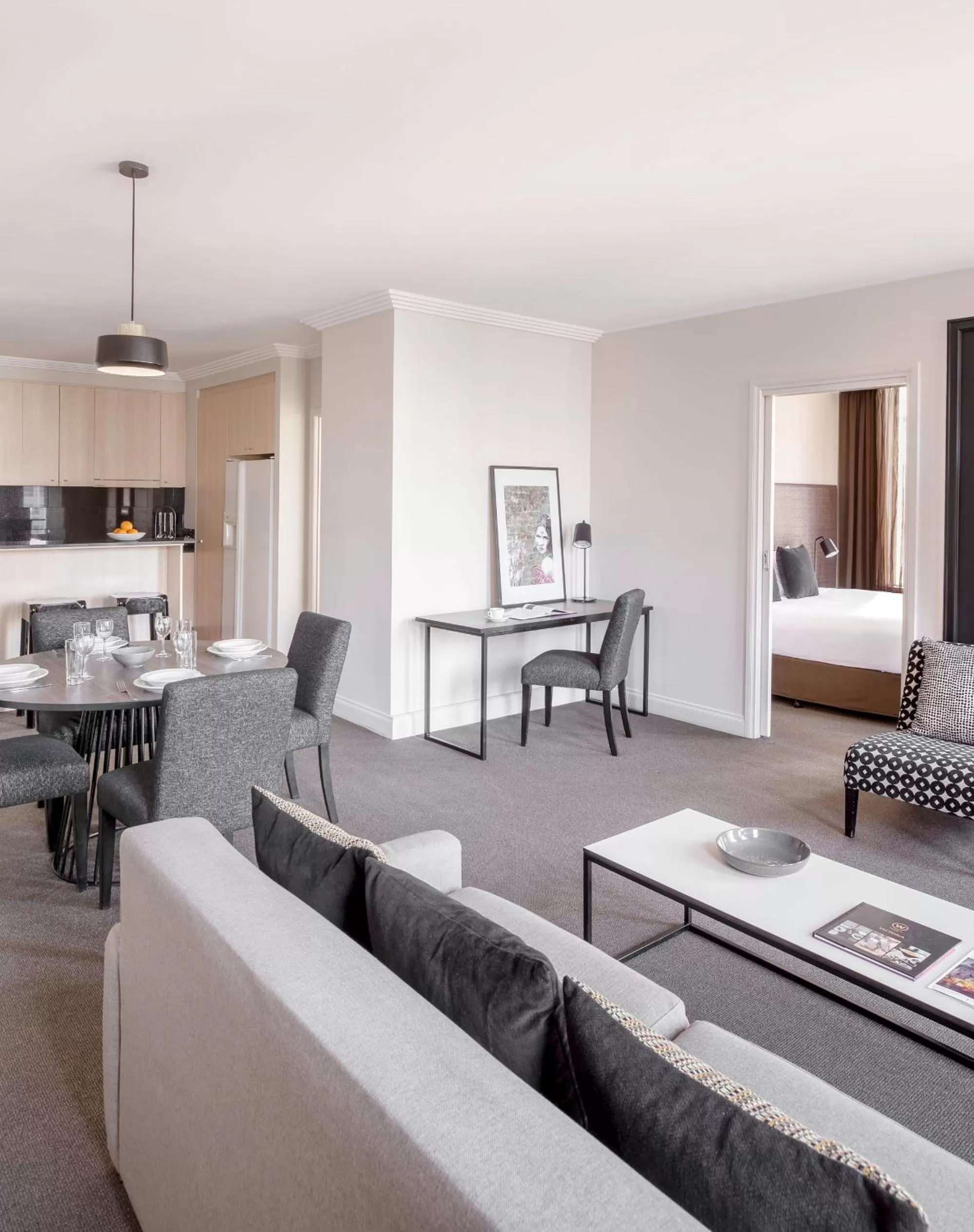 Kitchen or kitchenette, Bed in Mantra on Little Bourke Melbourne