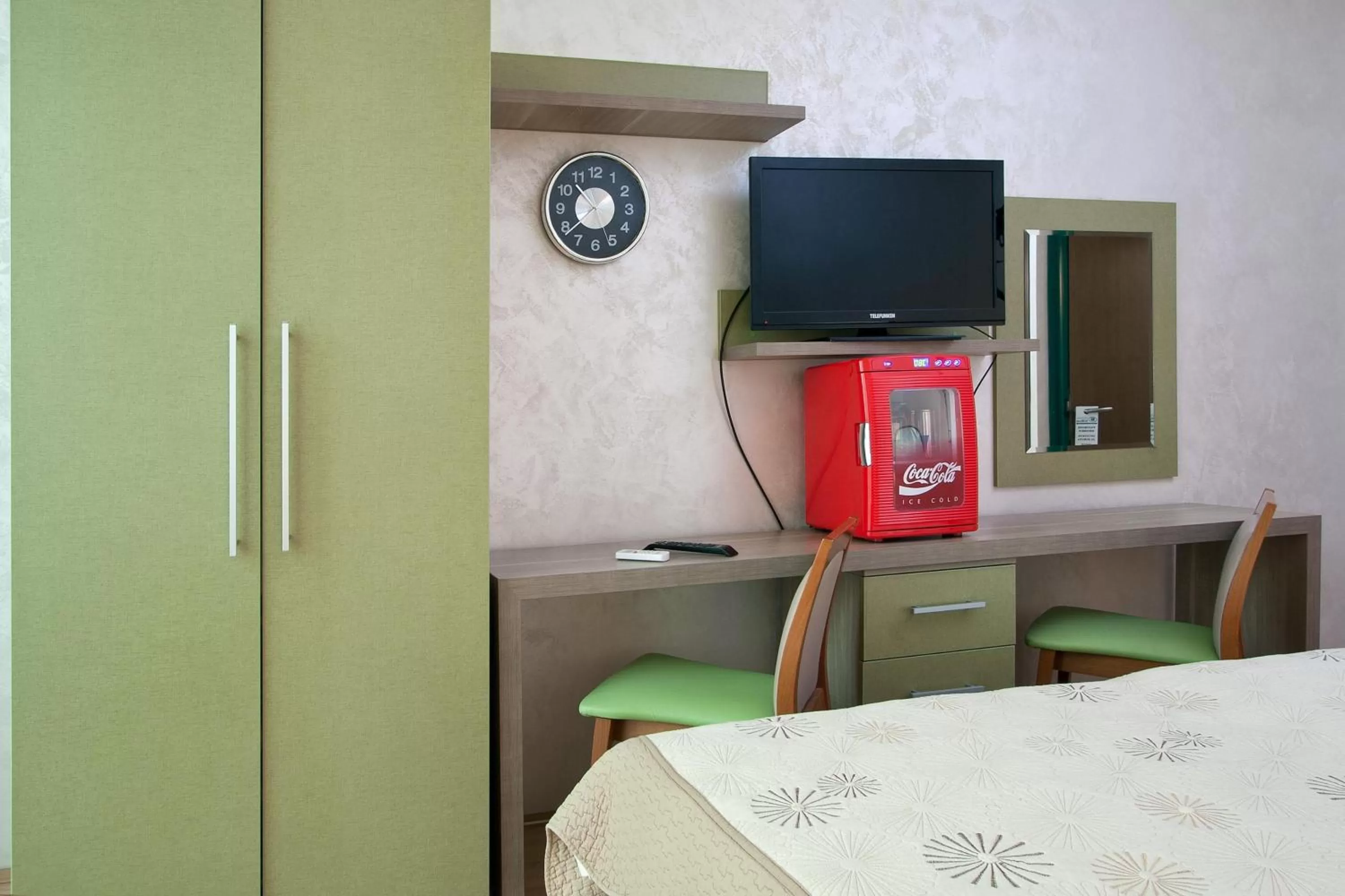 TV and multimedia in Hotel Green Center Gili