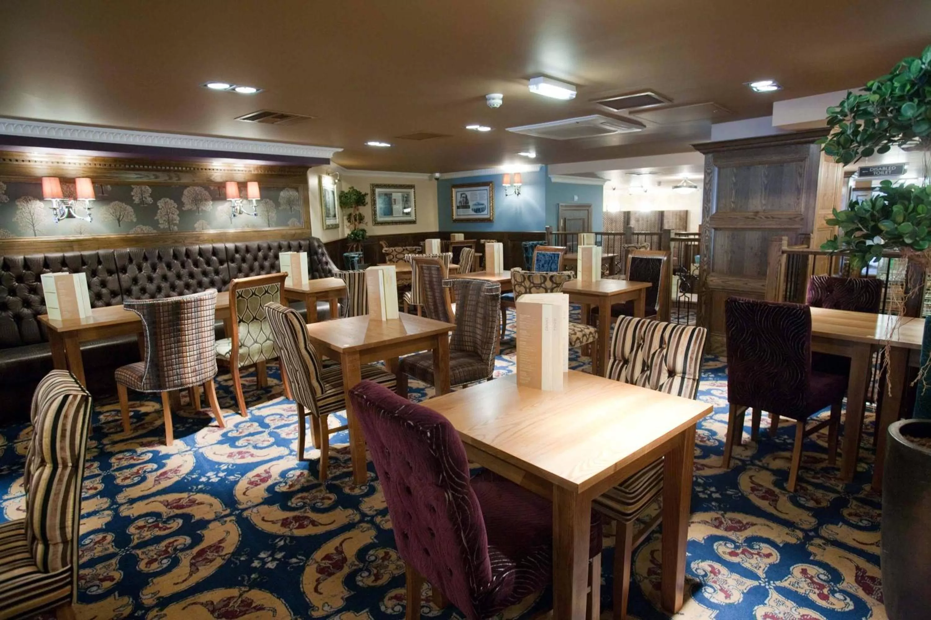 Restaurant/Places to Eat in The White Lady Wetherspoon
