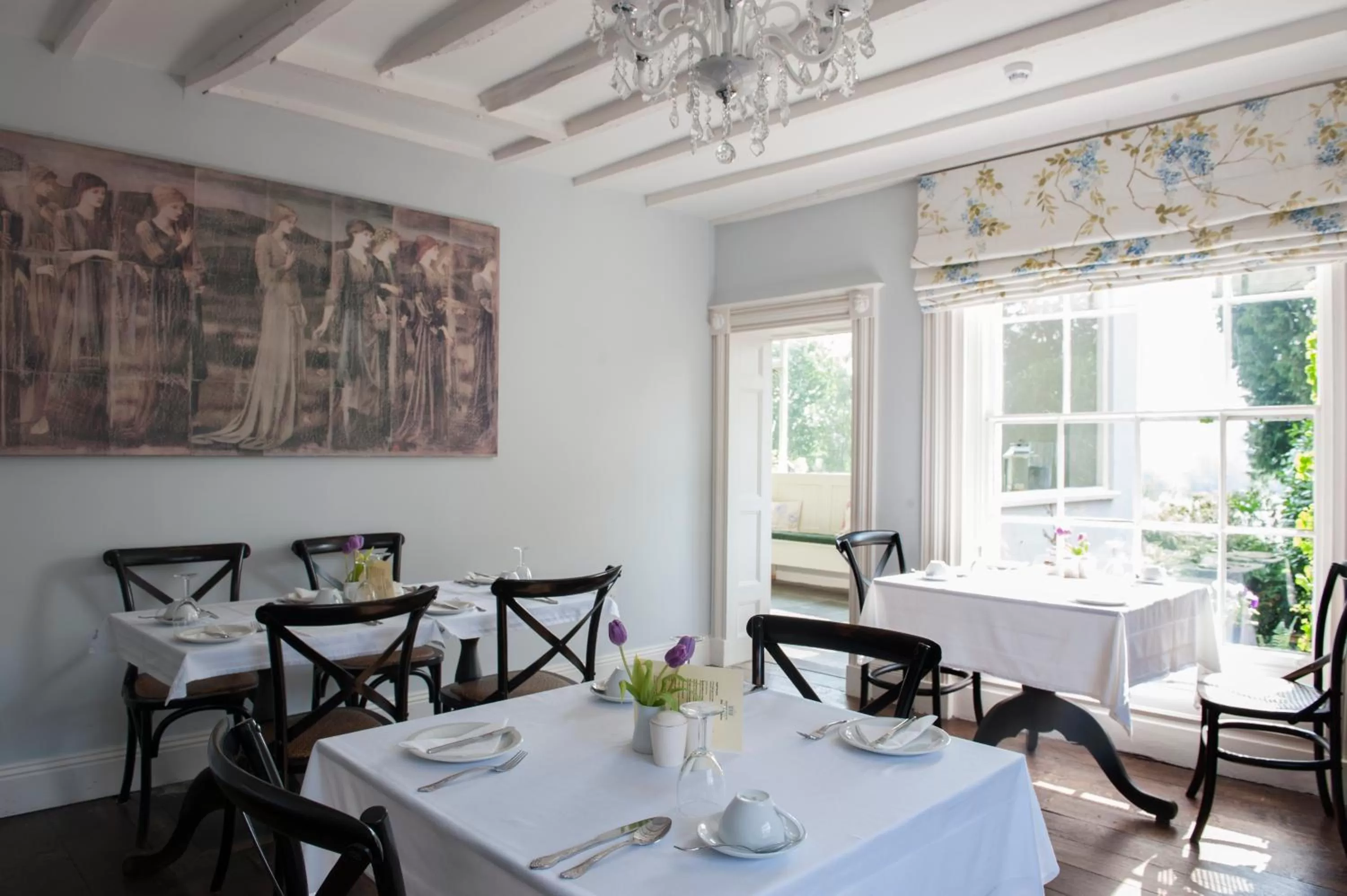 Restaurant/places to eat in The Bridge House