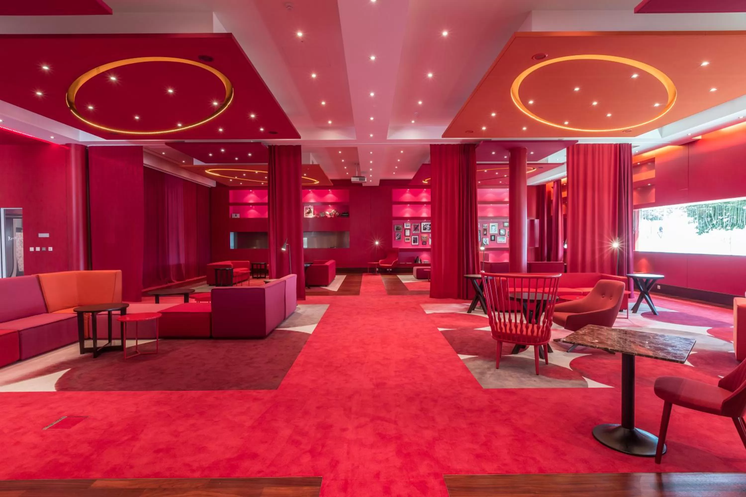 Lounge or bar in Airport Hotel Basel - Convenient & Friendly