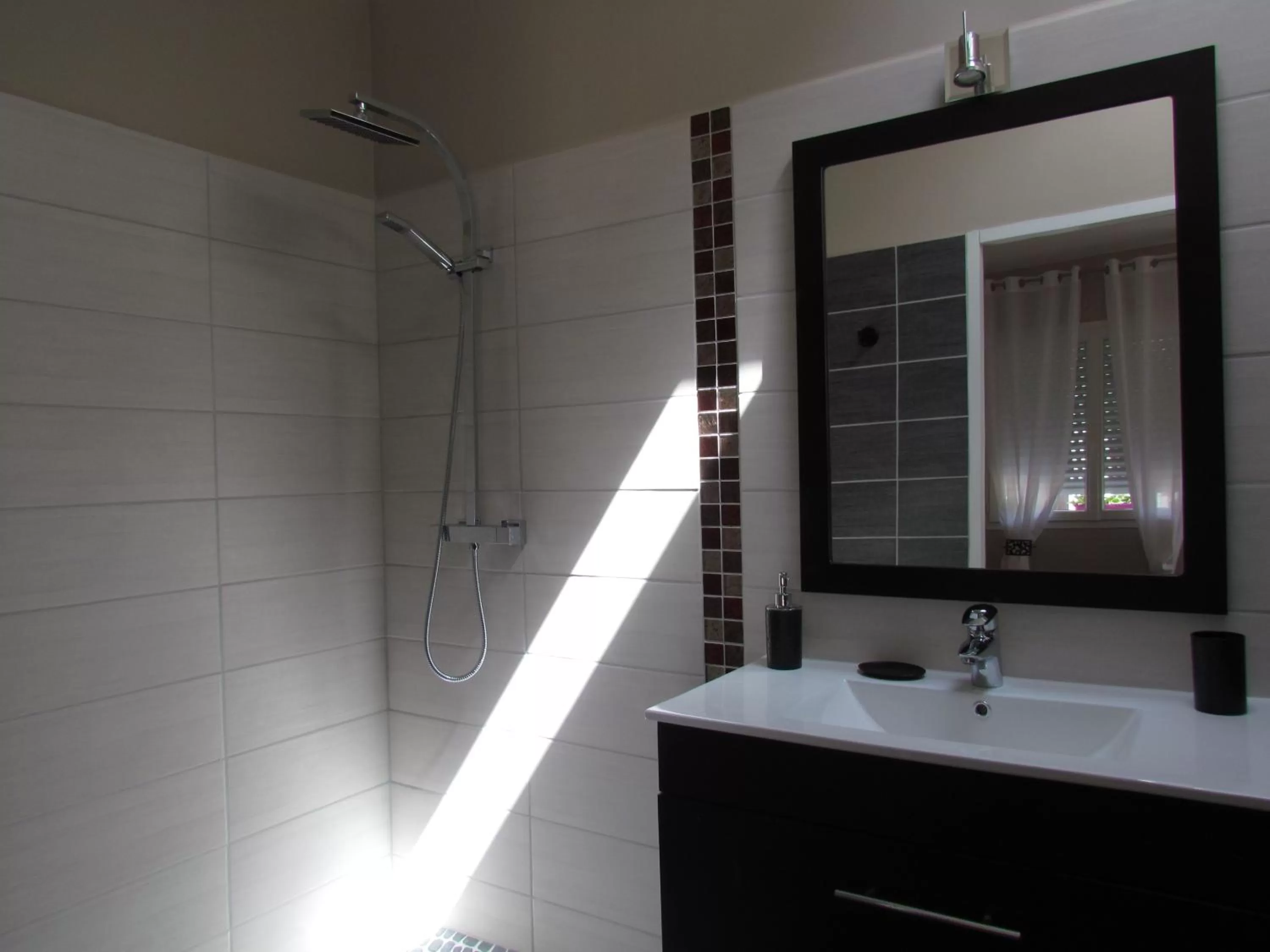 Shower in Les Arums de Fondeminjean