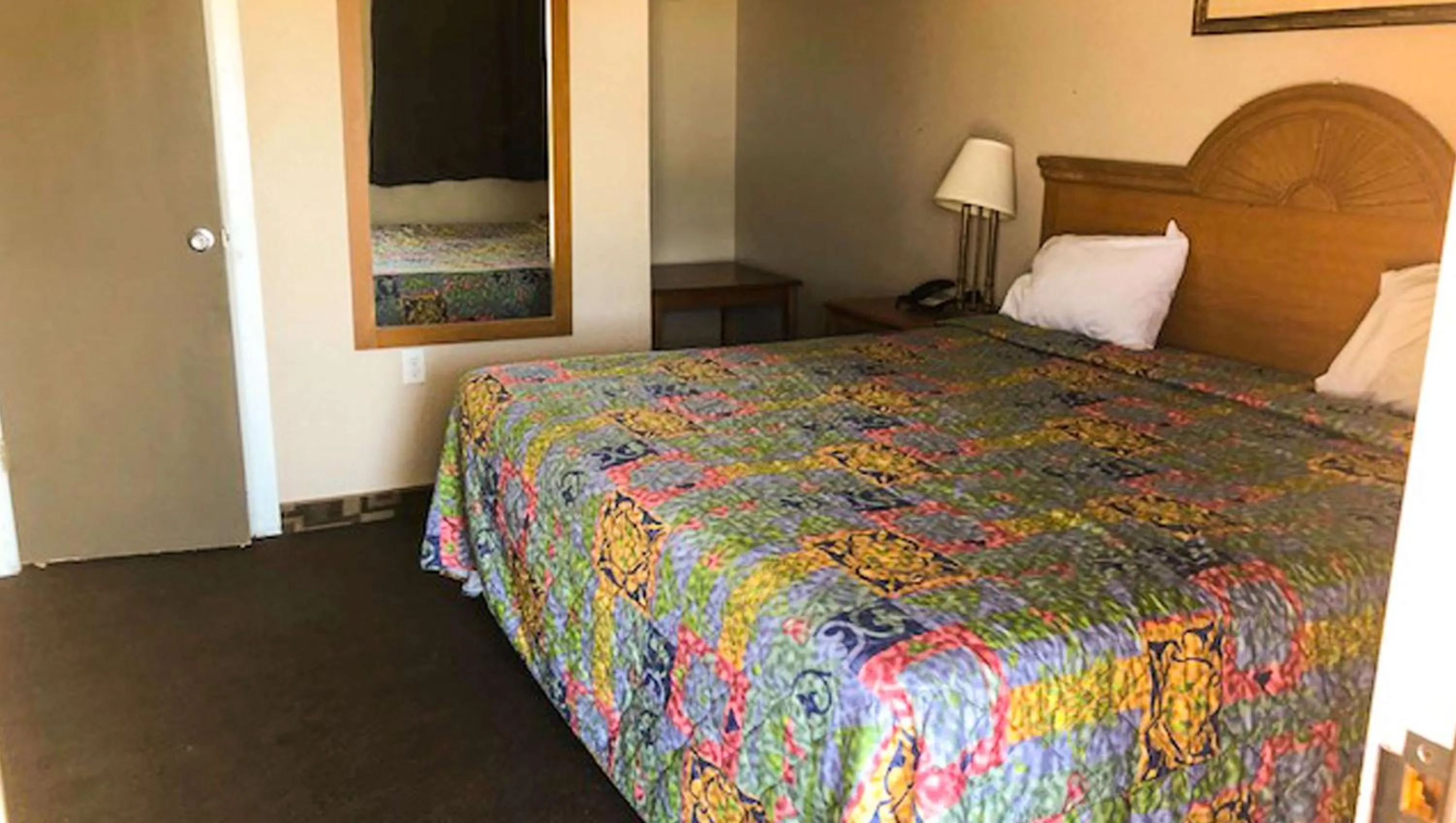 Photo of the whole room in Budget Inn Ardmore OK