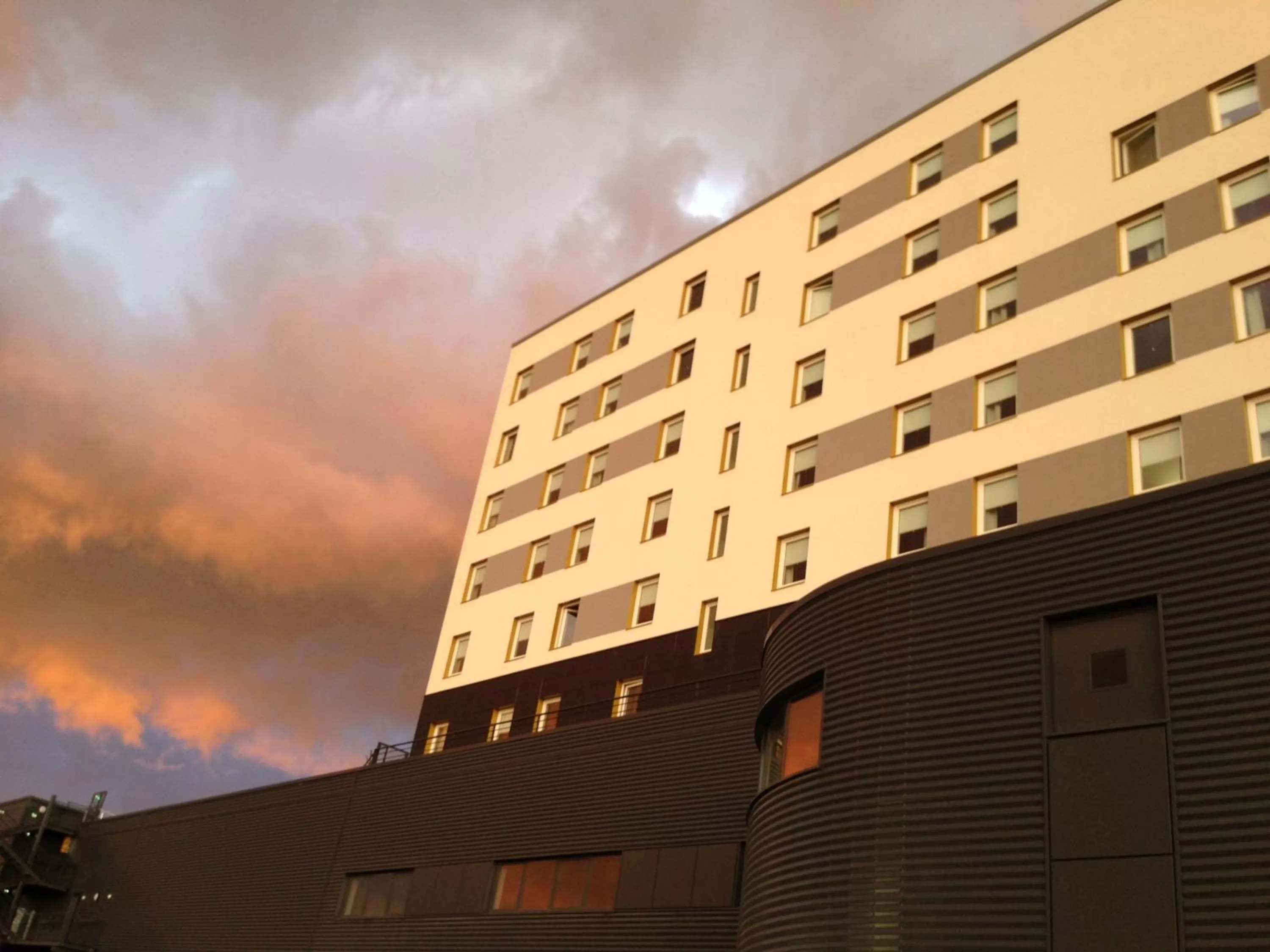 Facade/entrance in B&B HOTEL Lyon Sud États-Unis