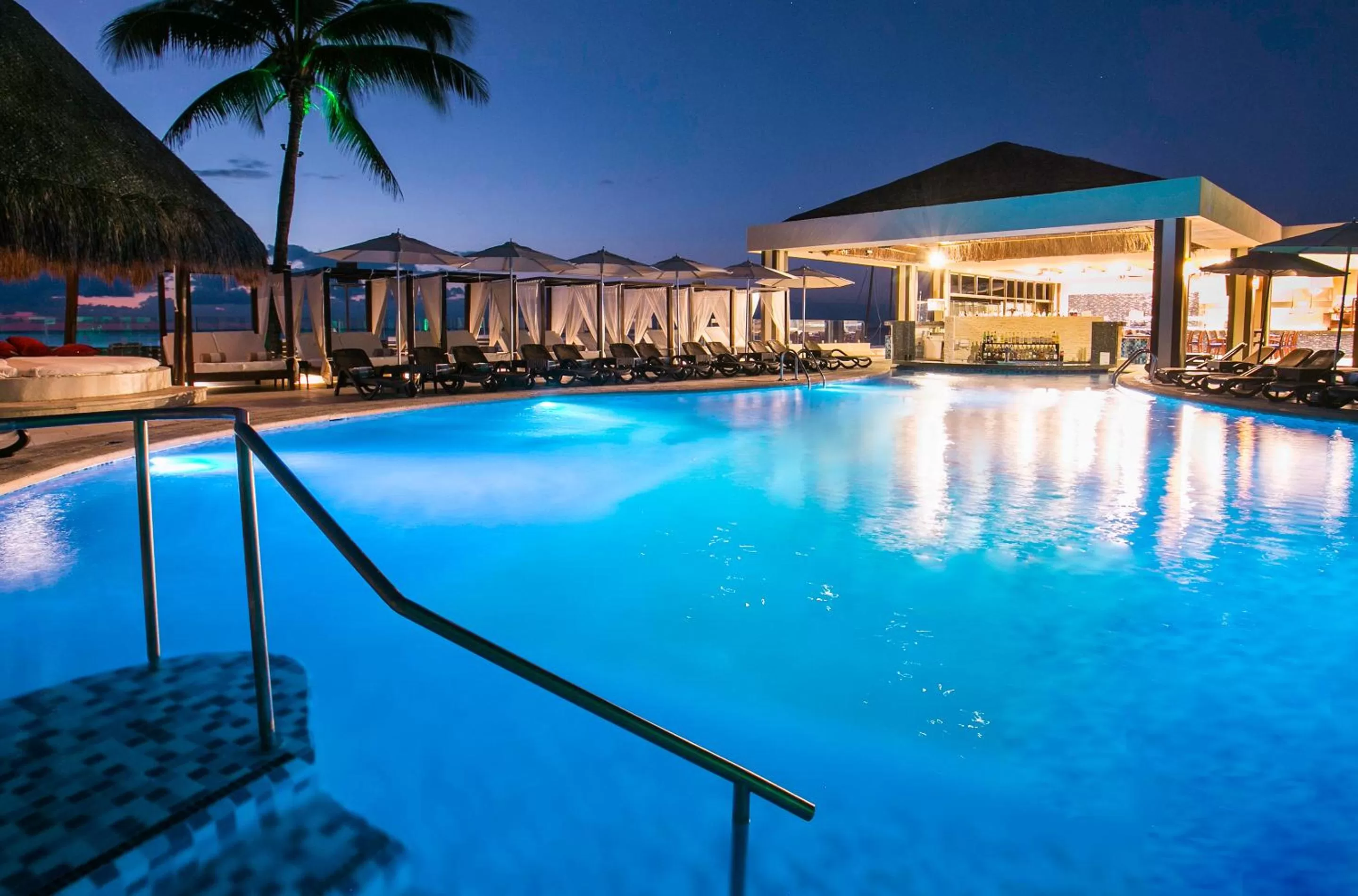 Swimming pool in Desire Riviera Maya Resort All Inclusive - Couples Only