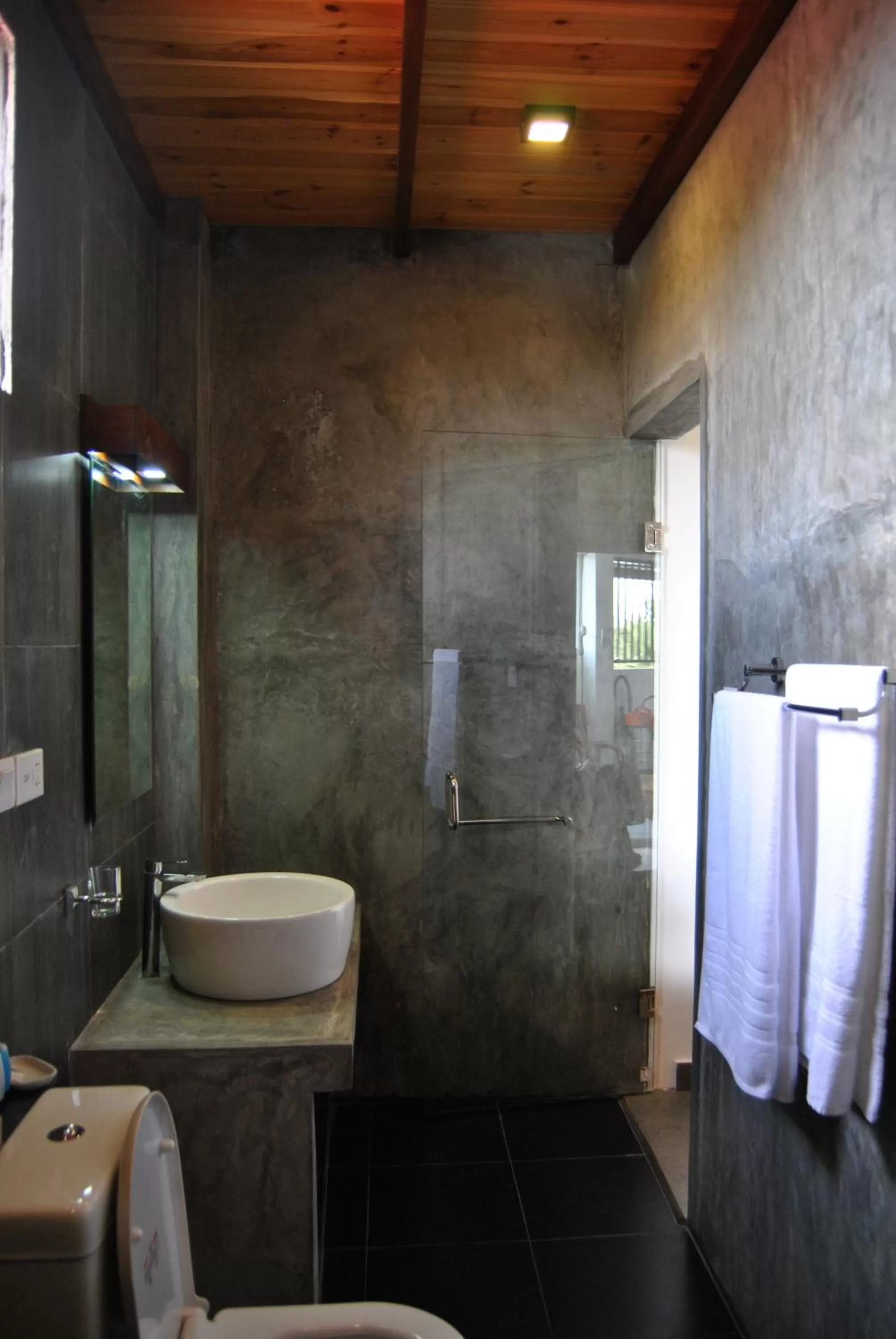 Bathroom in The Canoe