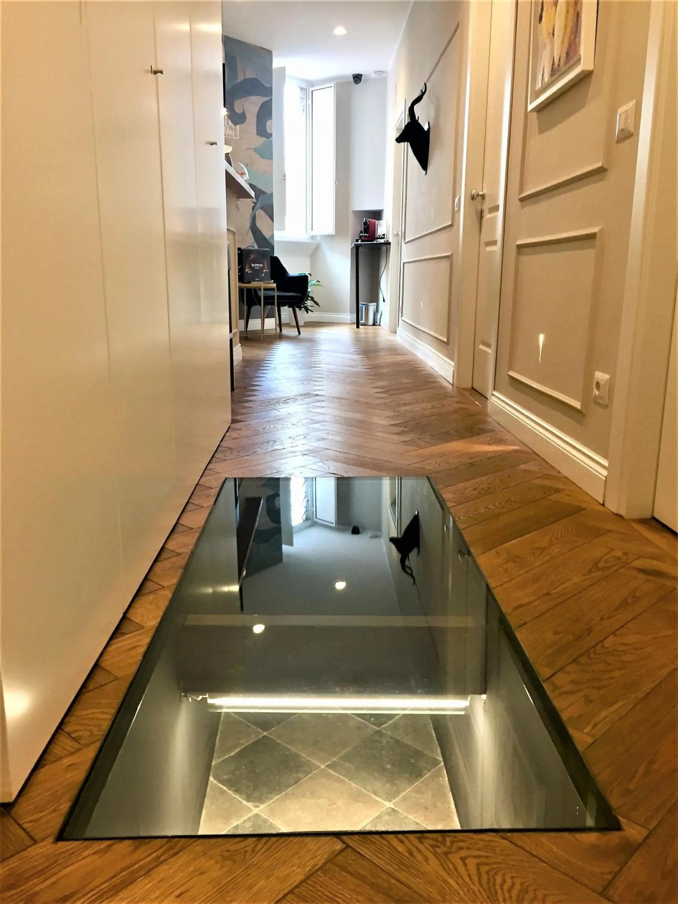 Communal lounge/ TV room in Palazzo Baj in Trastevere