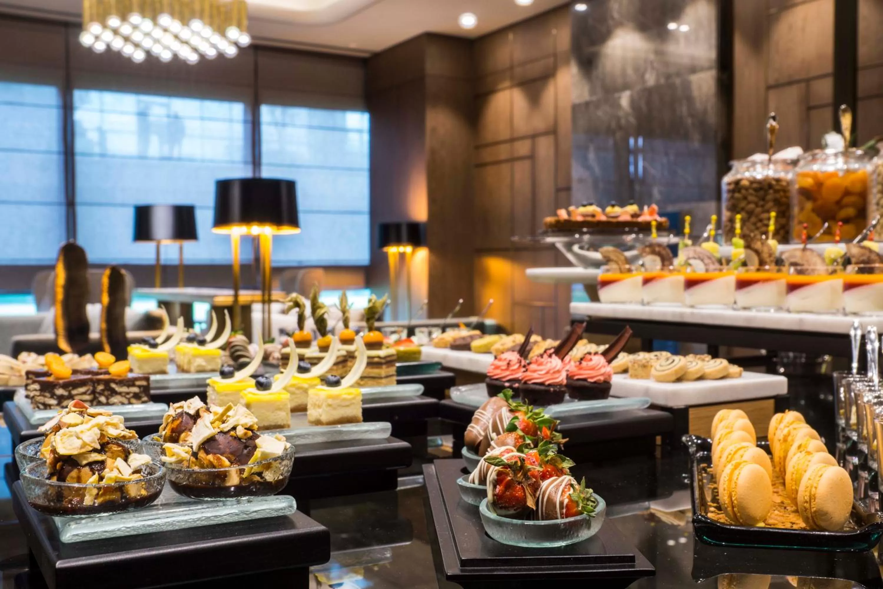 Food and drinks in Radisson Collection Hotel, Vadistanbul