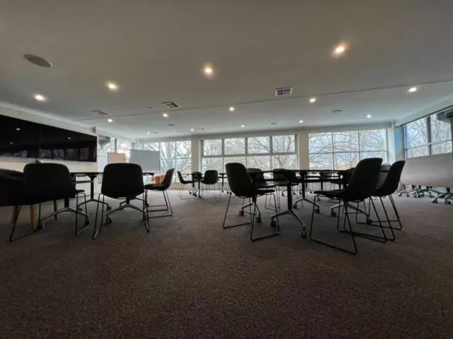 Seating area in Forrest Hotel & Apartments