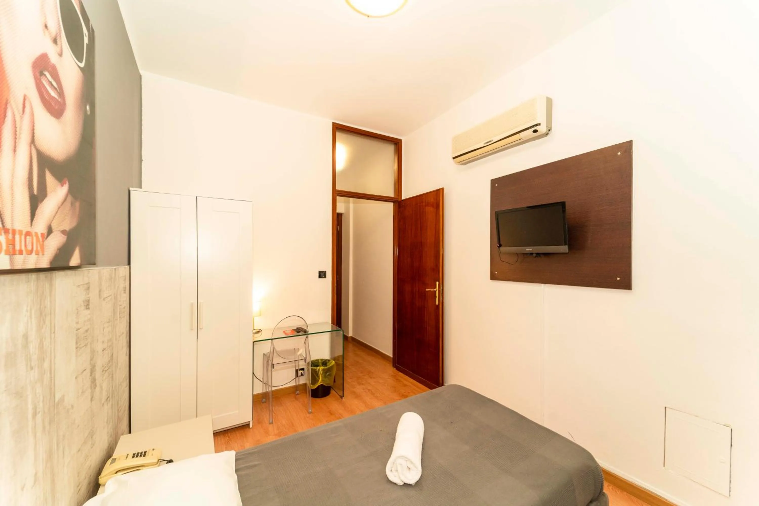 Bed in Hotel Cristallo Torino