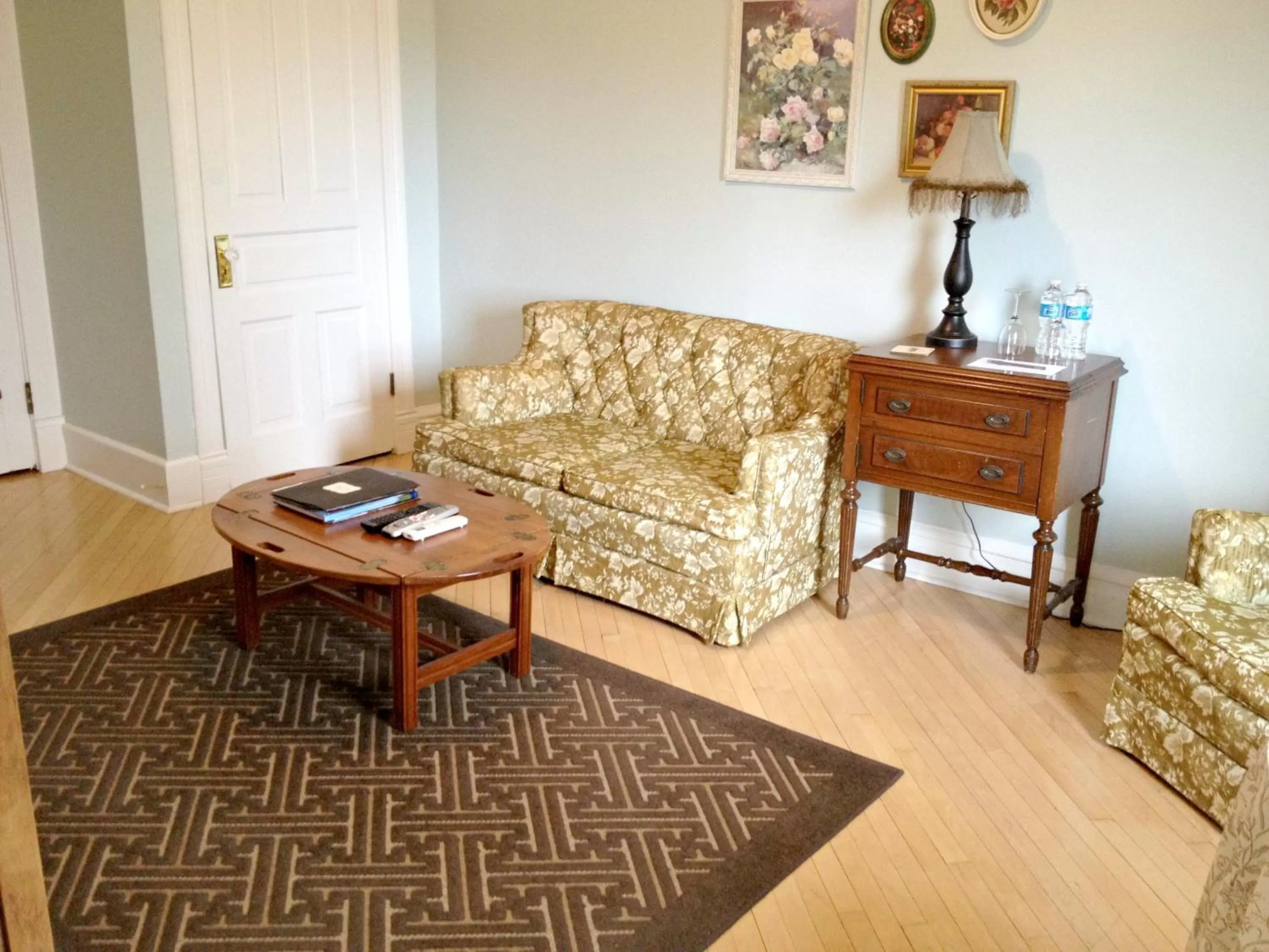 The Inn at Ragged Edge