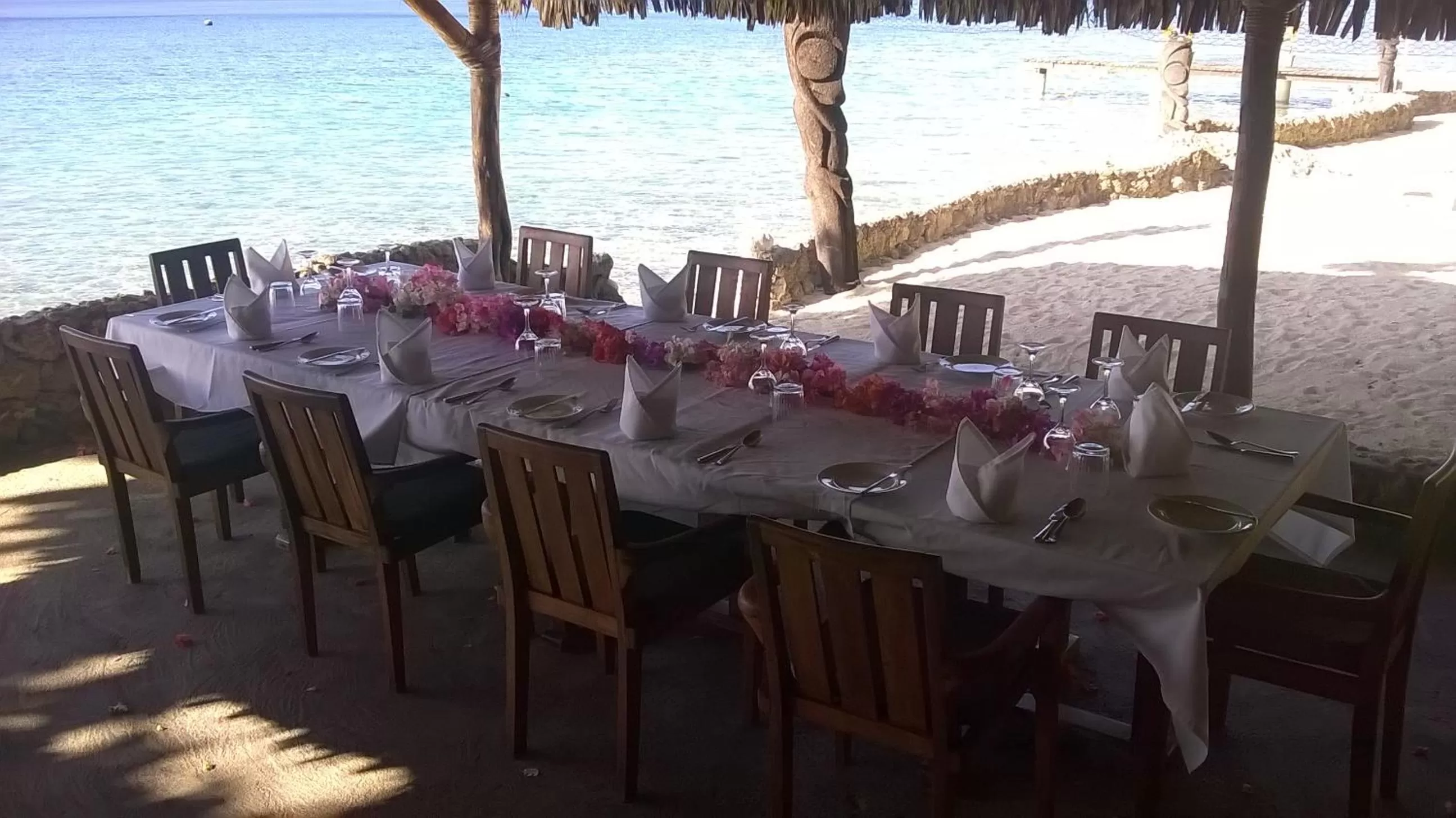 Restaurant/Places to Eat in Paradise Cove Resort