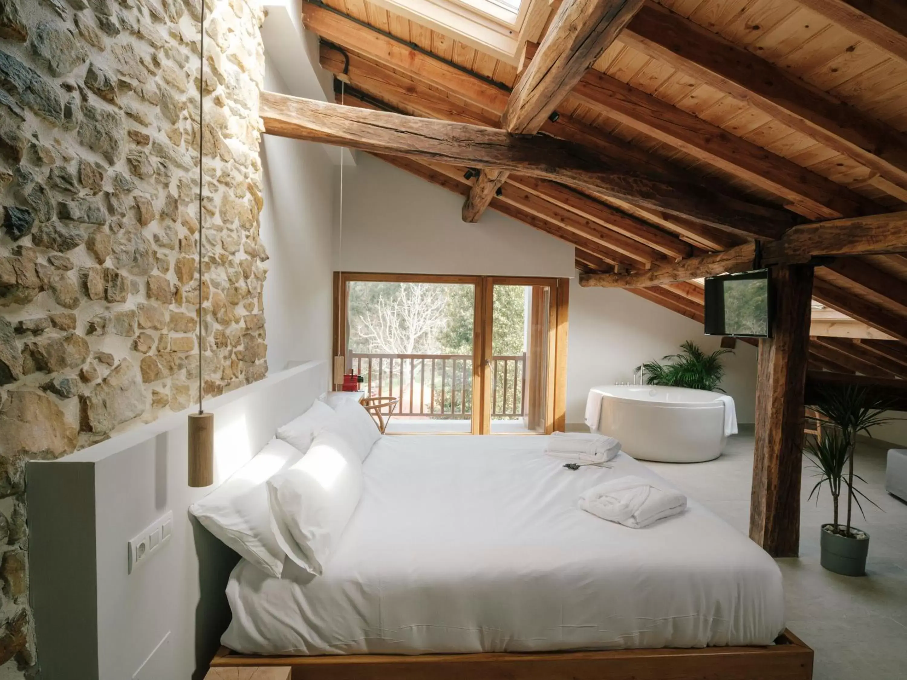 Deluxe Room in Hotel Nafarrola - Gastronomy & Wine Deluxe Room in Hotel Nafarrola - Gastronomy & Wine