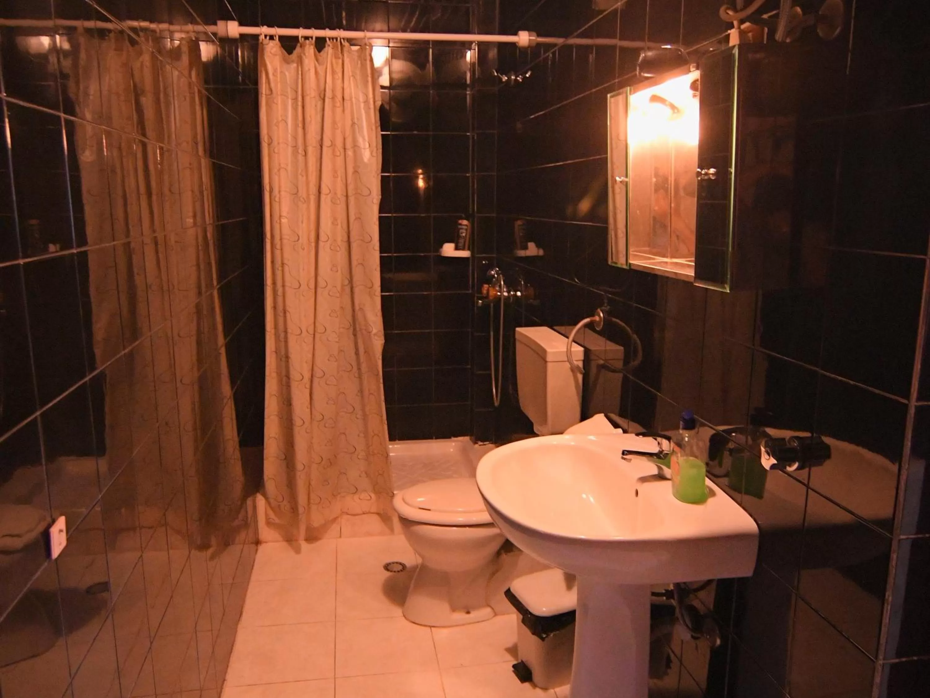 Bathroom in Hotel Haxhiu