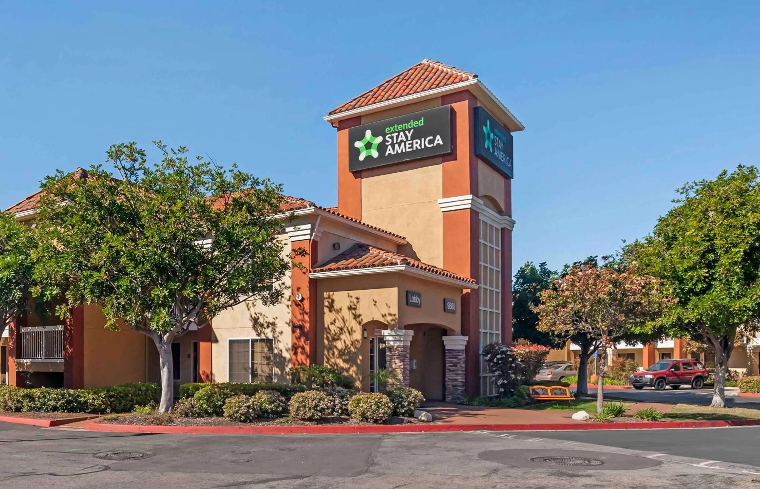 Property building in Extended Stay America Suites - San Diego - Sorrento Mesa