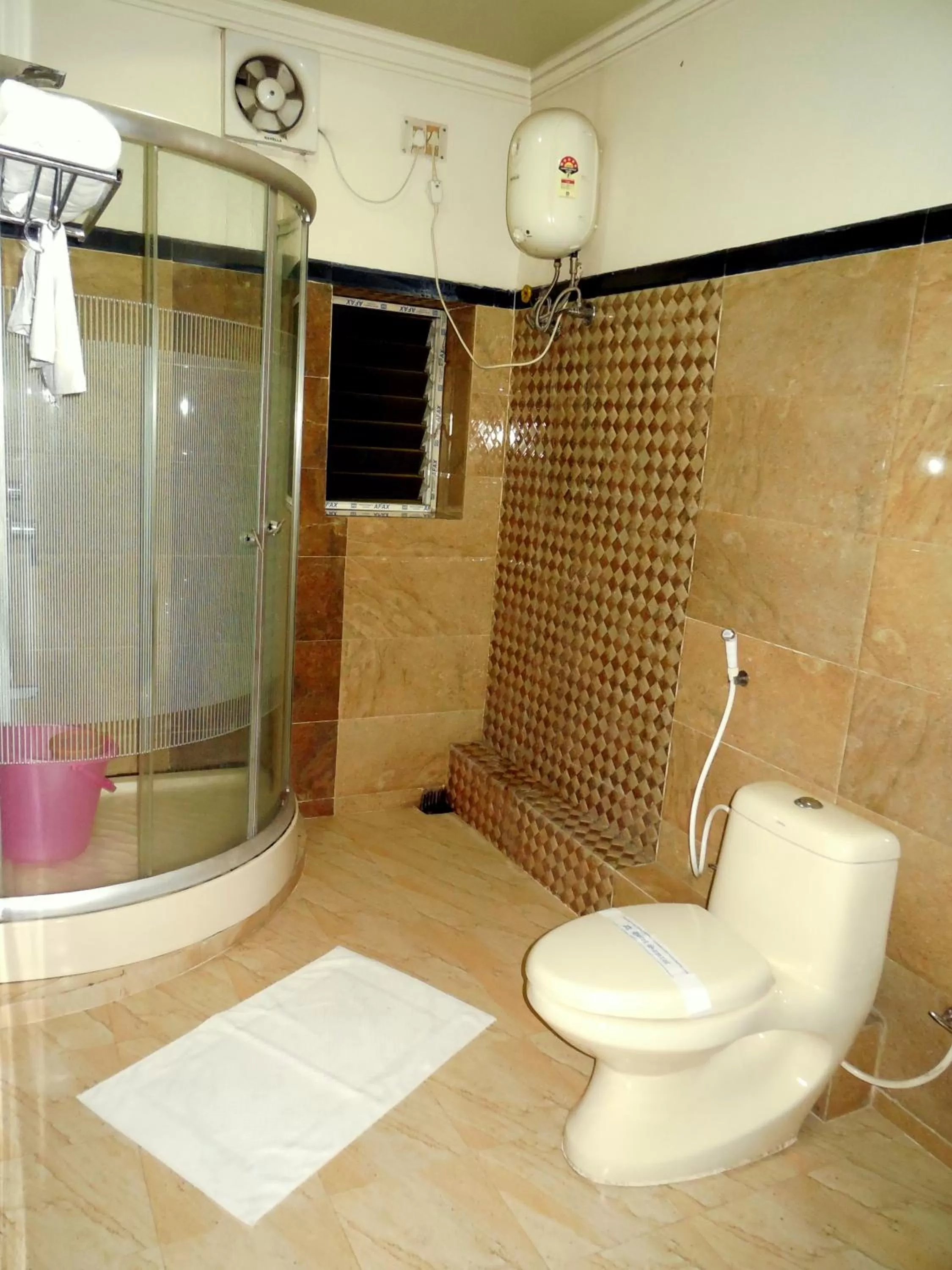 Bathroom in Hotel Samrat