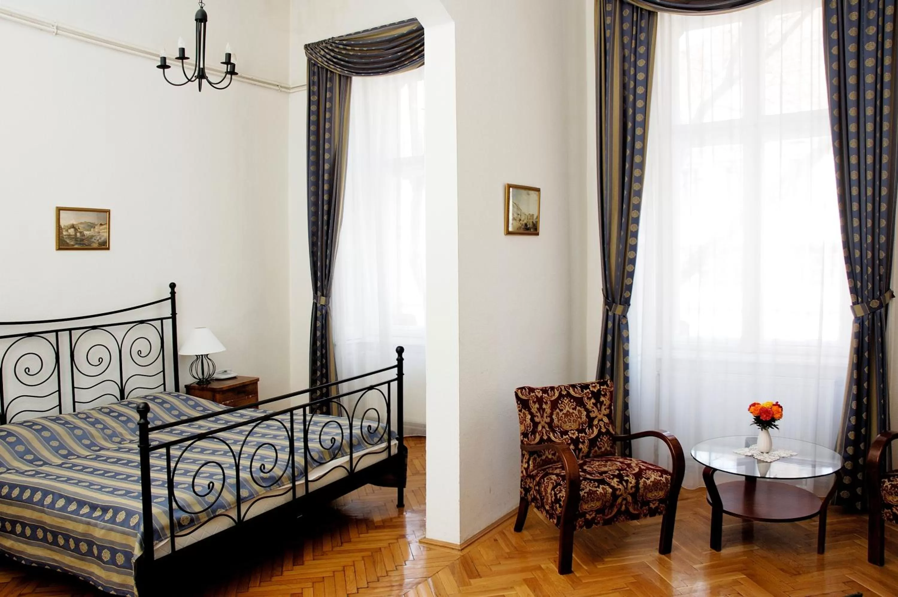 Bed in Kalvin House Budapest