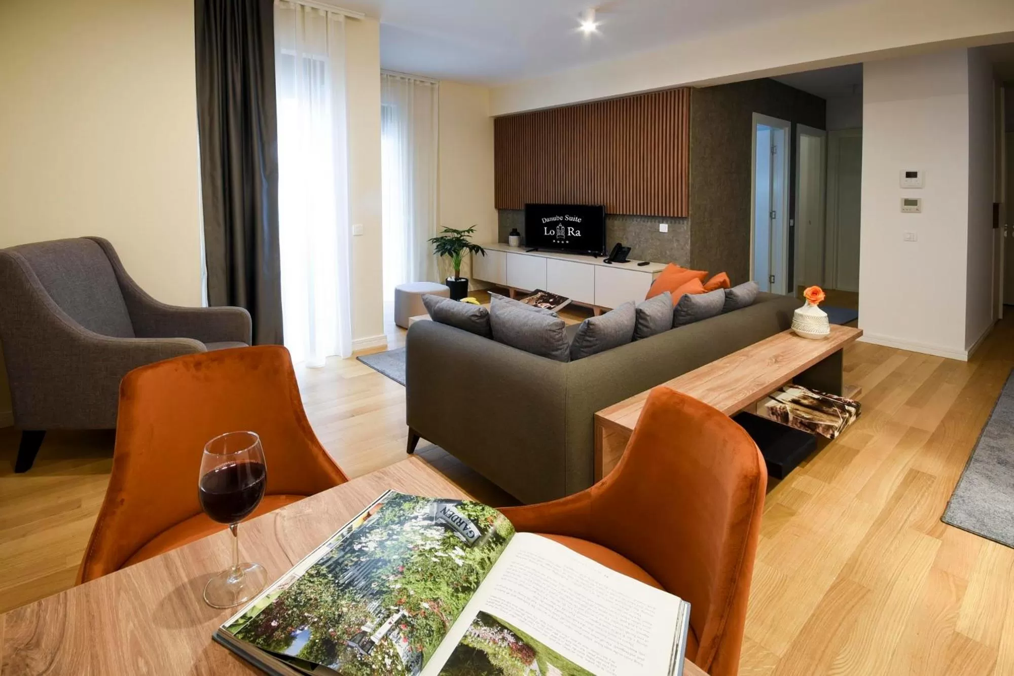 Living room, Lounge/Bar in Hotel LoRa