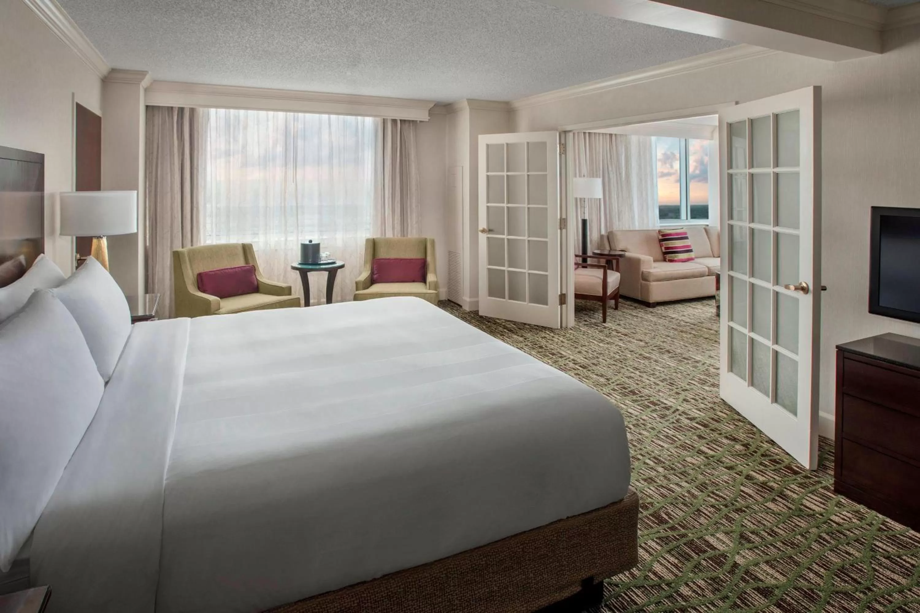 Bedroom, Bed in Philadelphia Airport Marriott