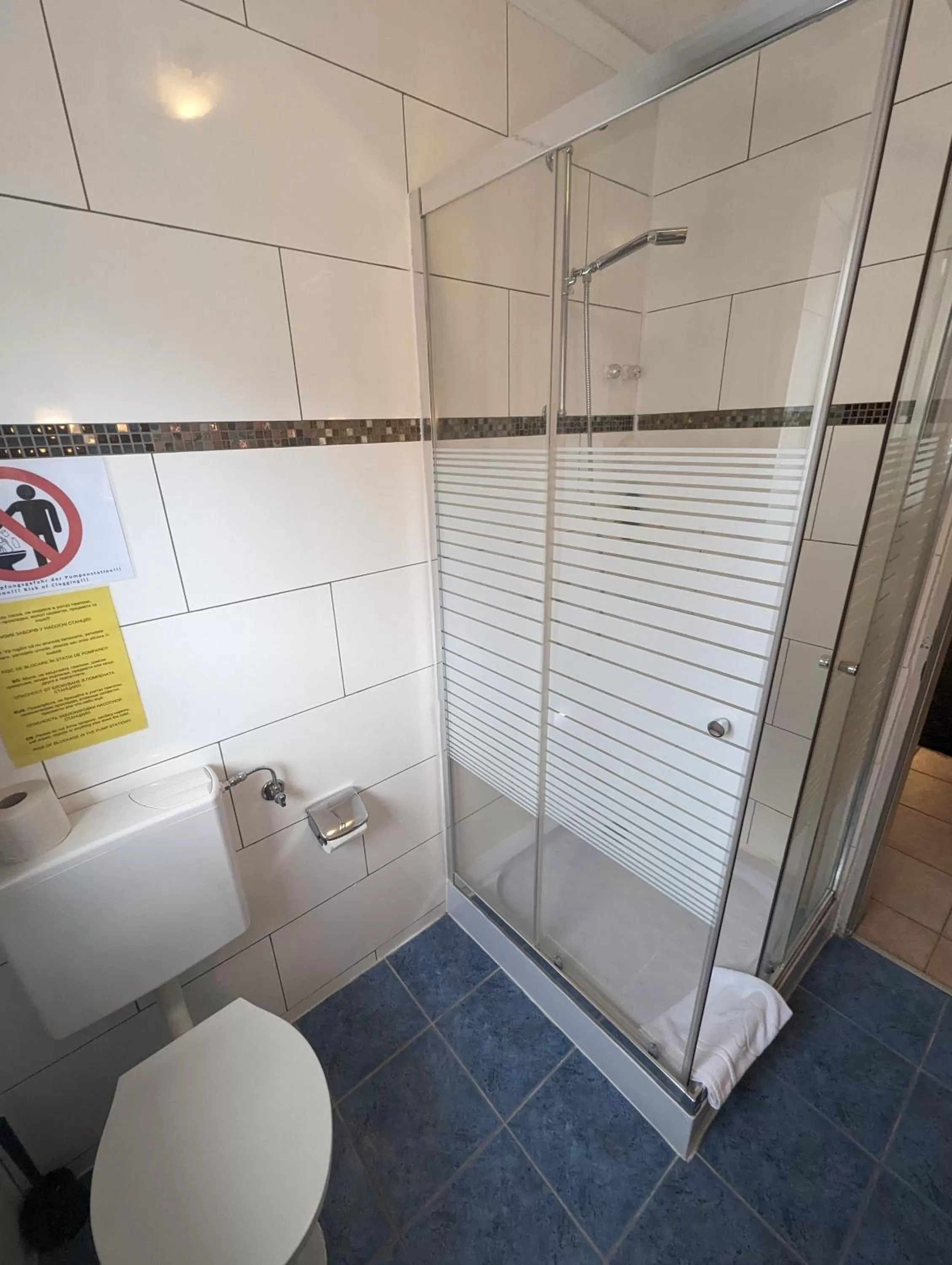 Bathroom in Hotel Eiserner Anton