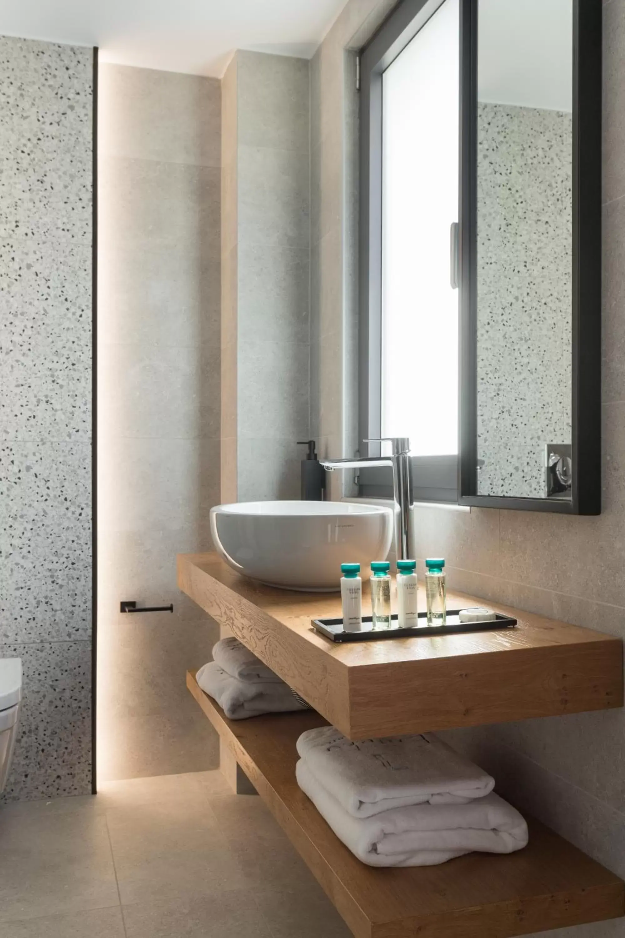 Junior Suite in 11 Enteka Acropolis Suites Junior Suite in 11 Enteka Acropolis Suites