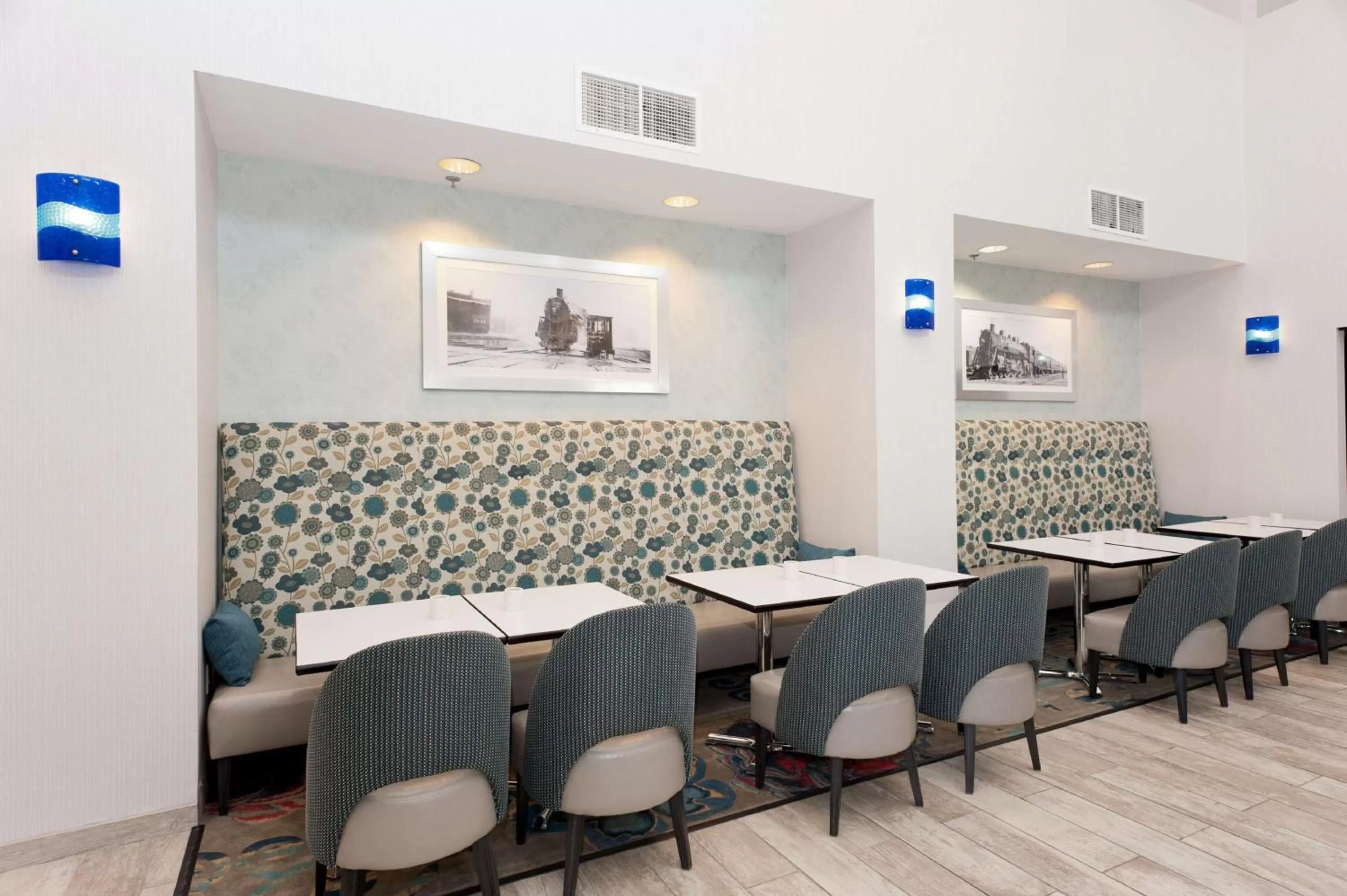 Lobby or reception in Hampton Inn & Suites McComb