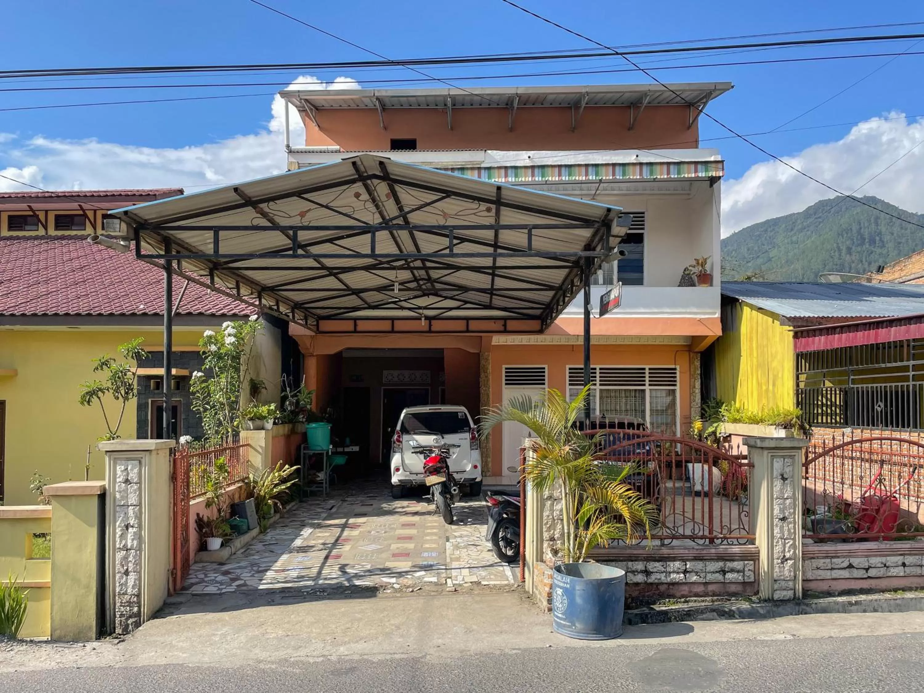 Valencia Homestay Redpartner