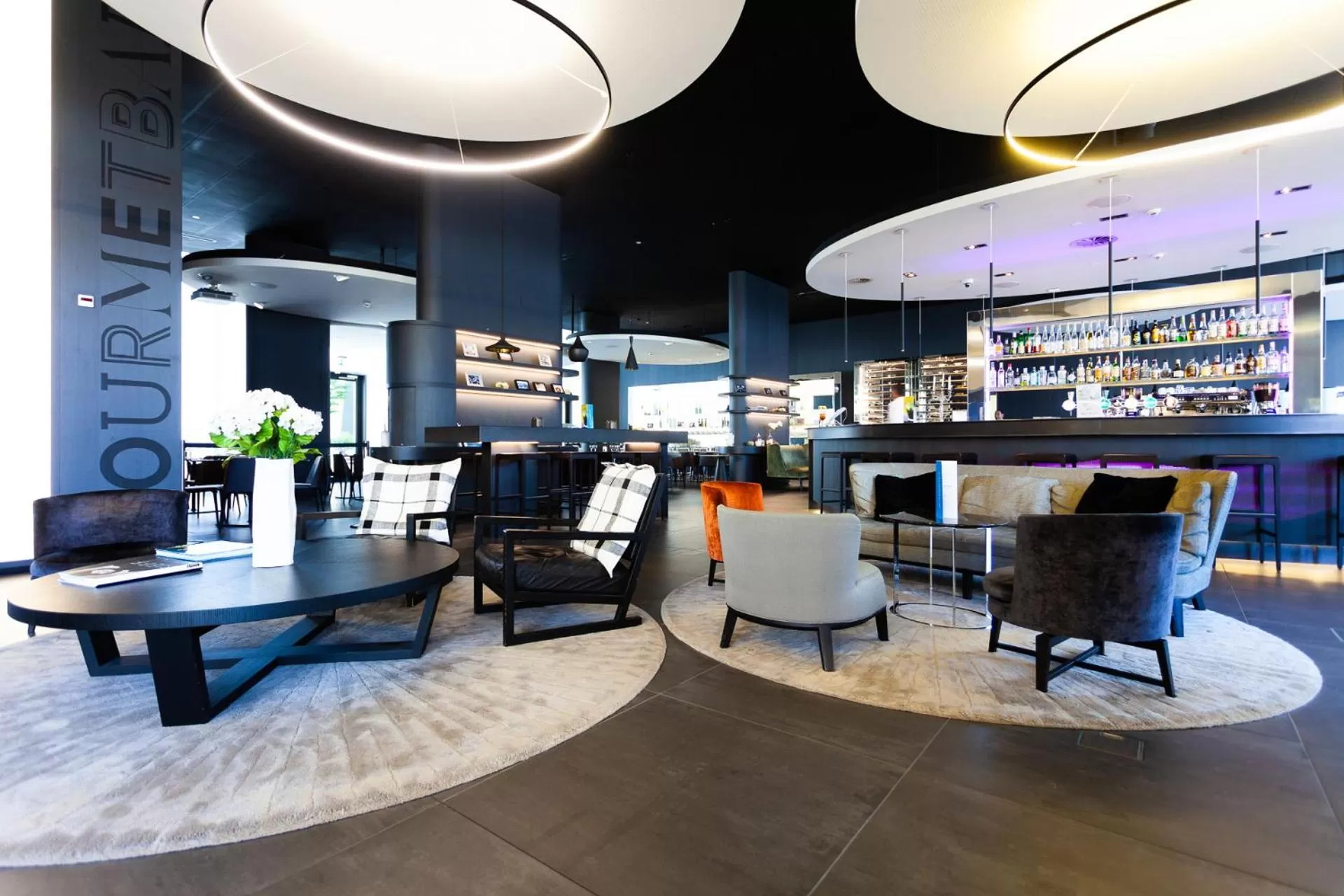 Lounge or bar in Novotel Basel City