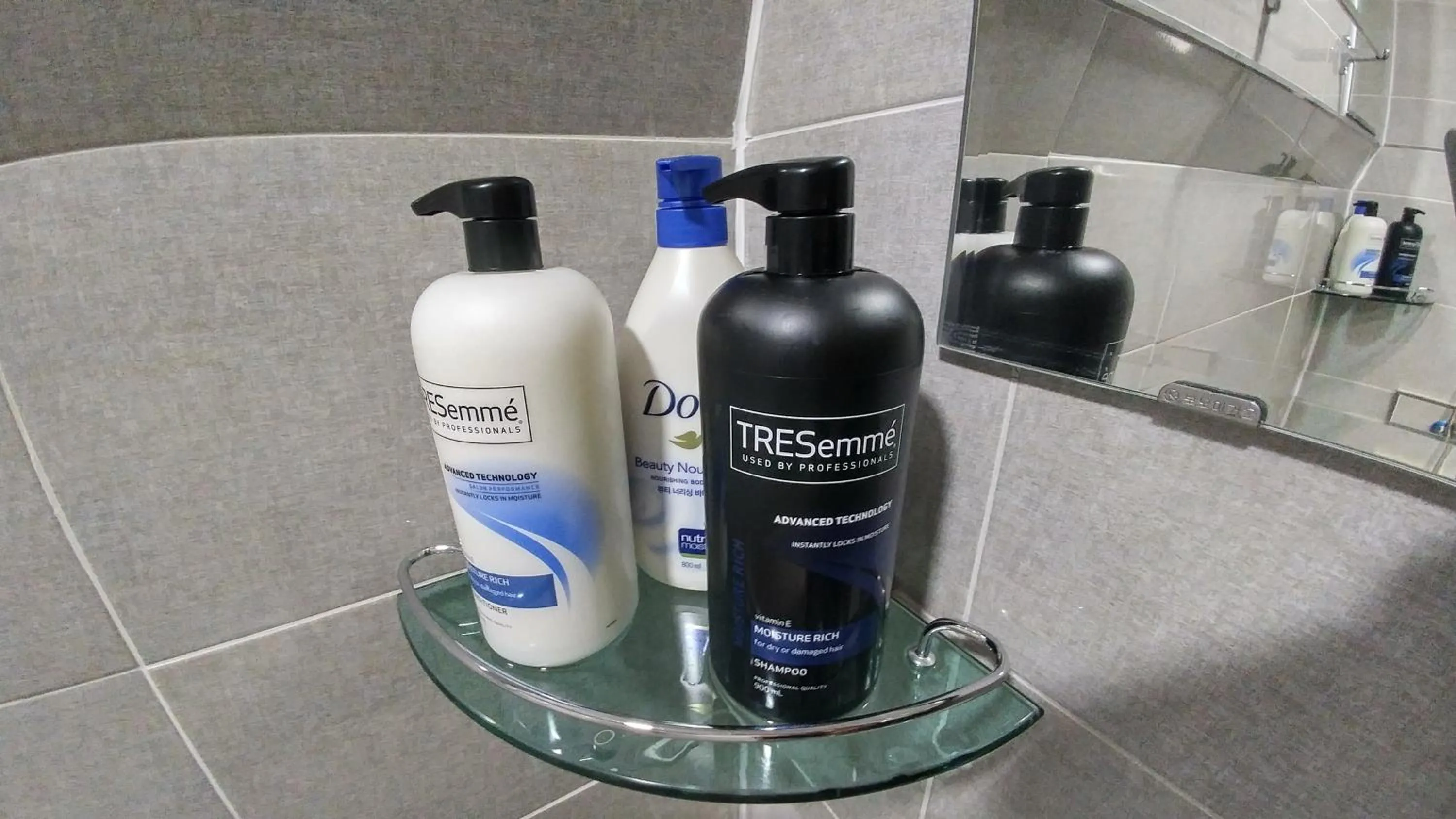 Shower in Hause Itaewon