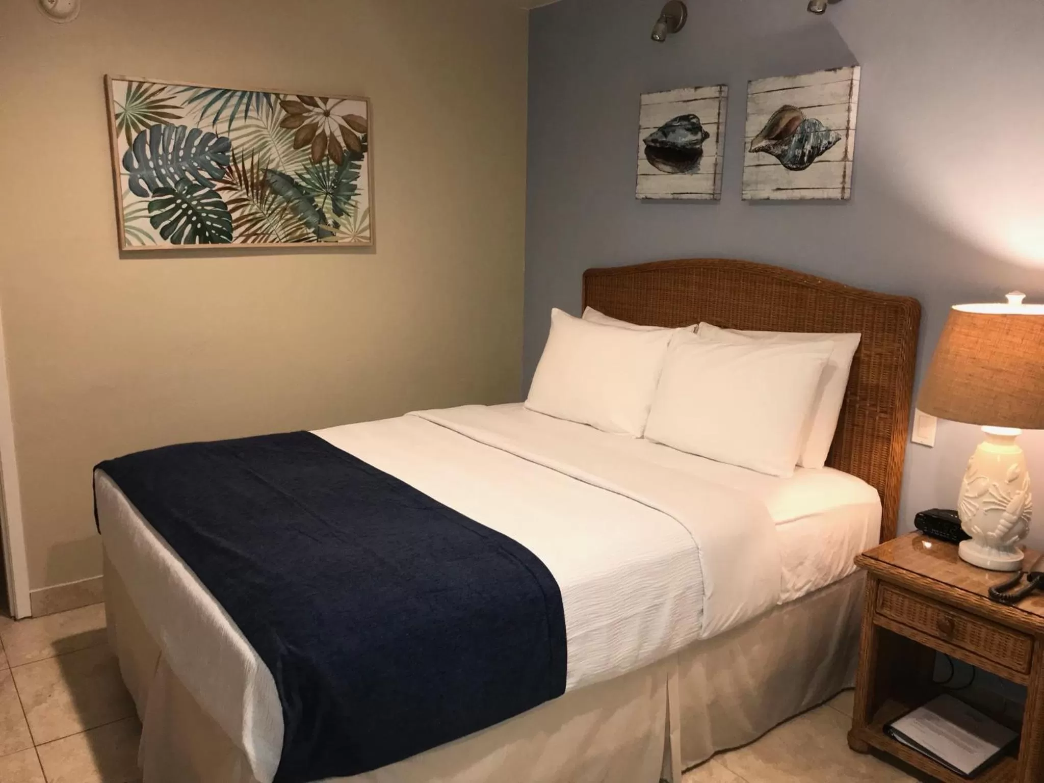 Photo of the whole room, Bed in Casitas Coral Ridge