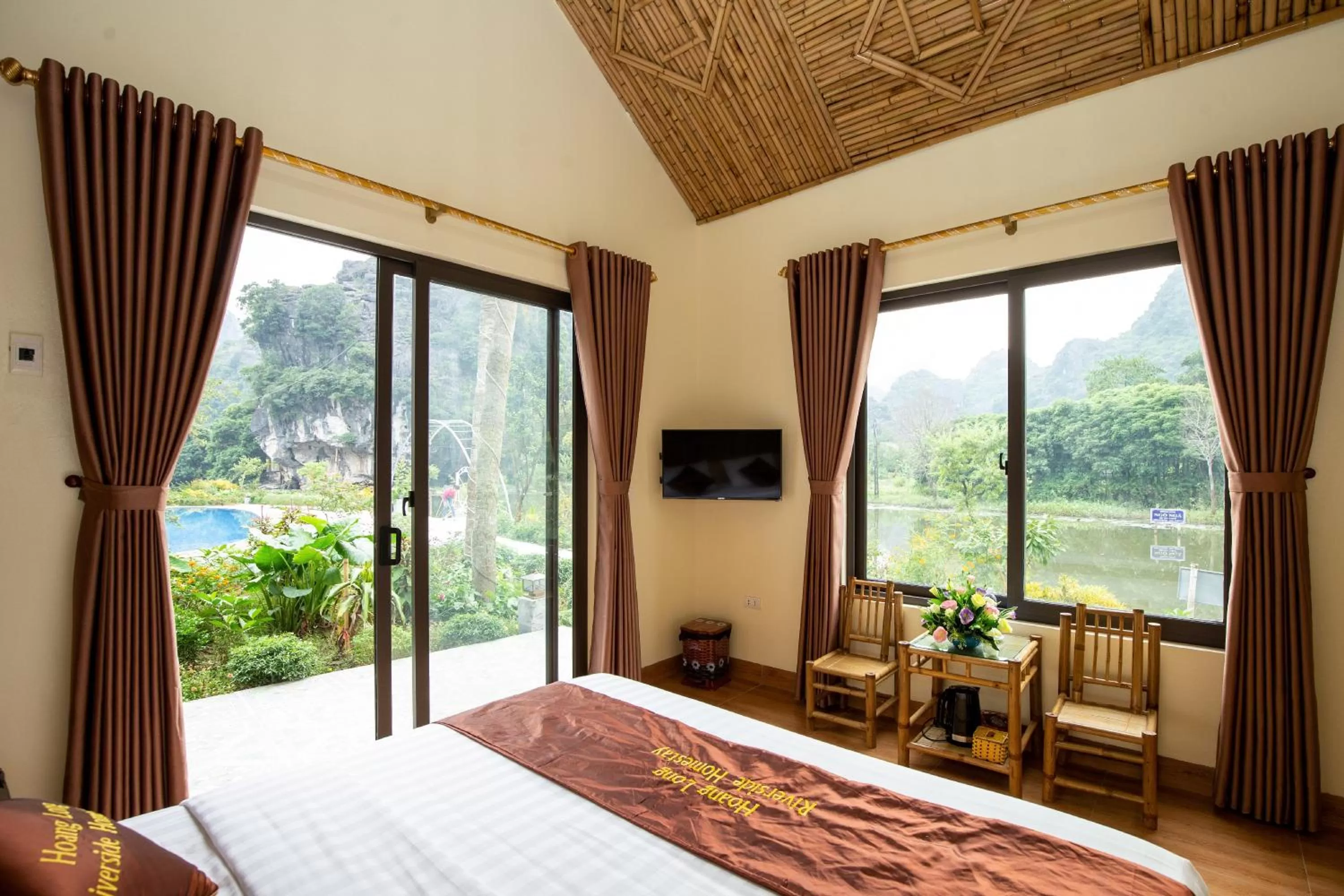 HoangLong Riverside Homestay