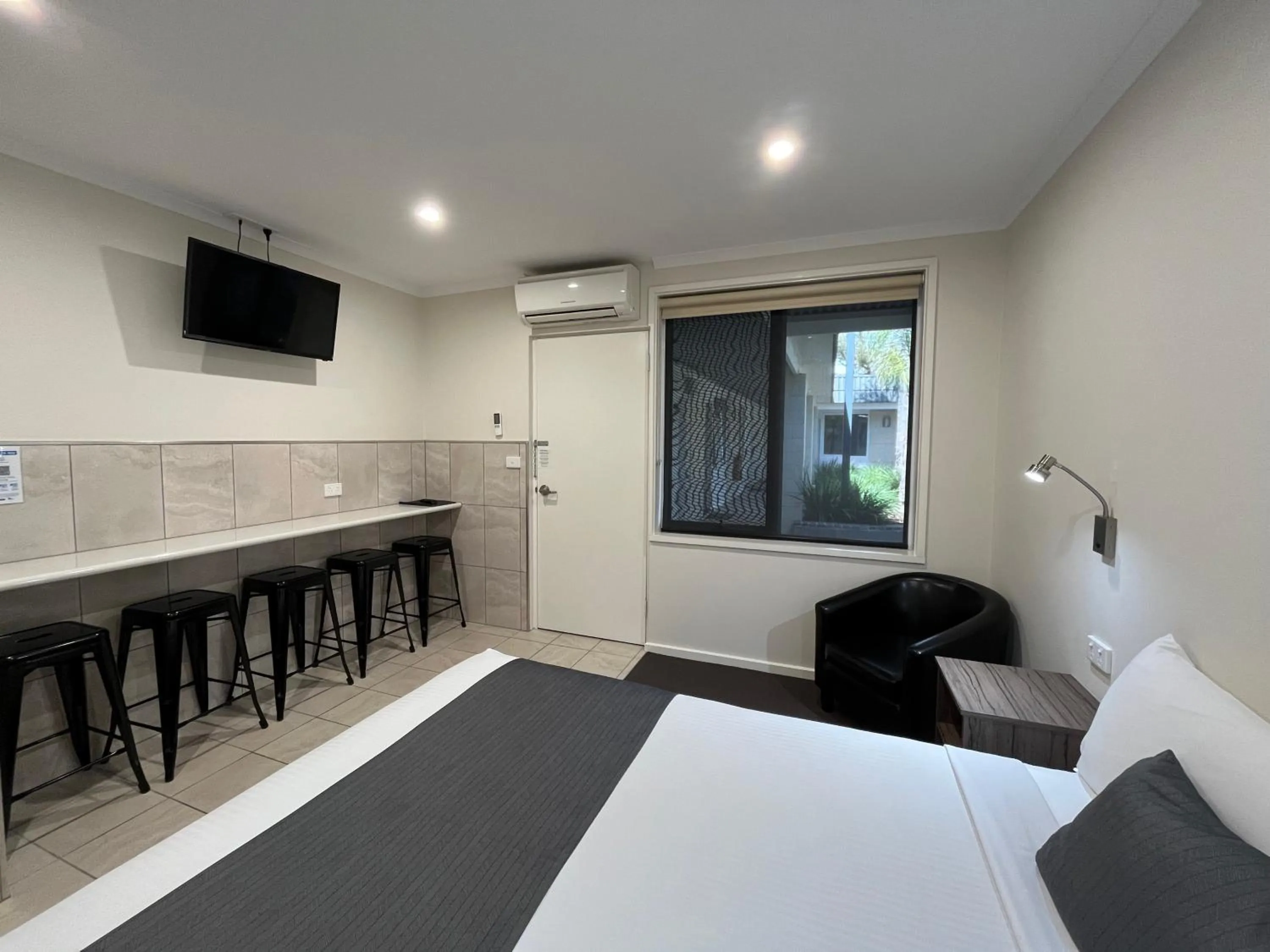 Bedroom, Bed in Ryley Motor Inn