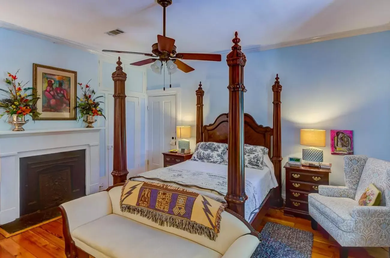 Deluxe Queen Room in Steele Cottage Deluxe Queen Room in Steele Cottage