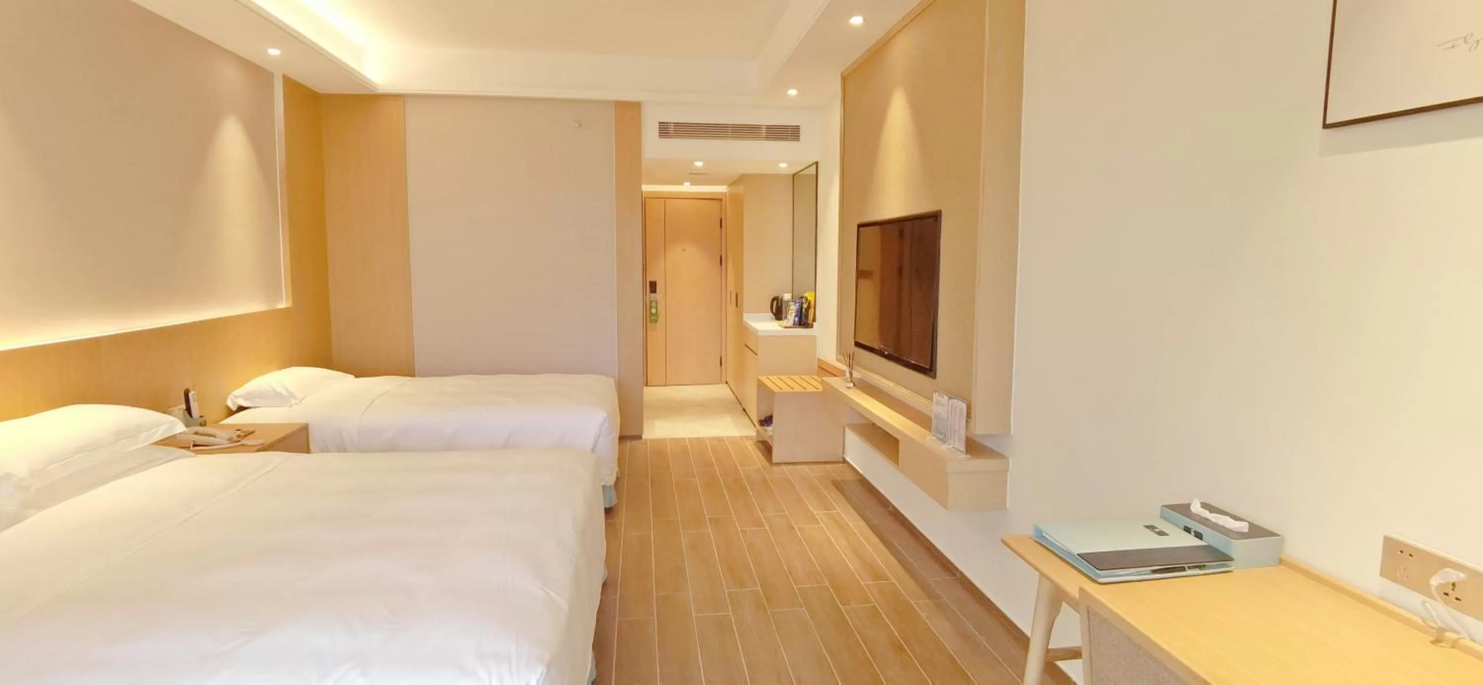 Bed in Sanya South China Hotel