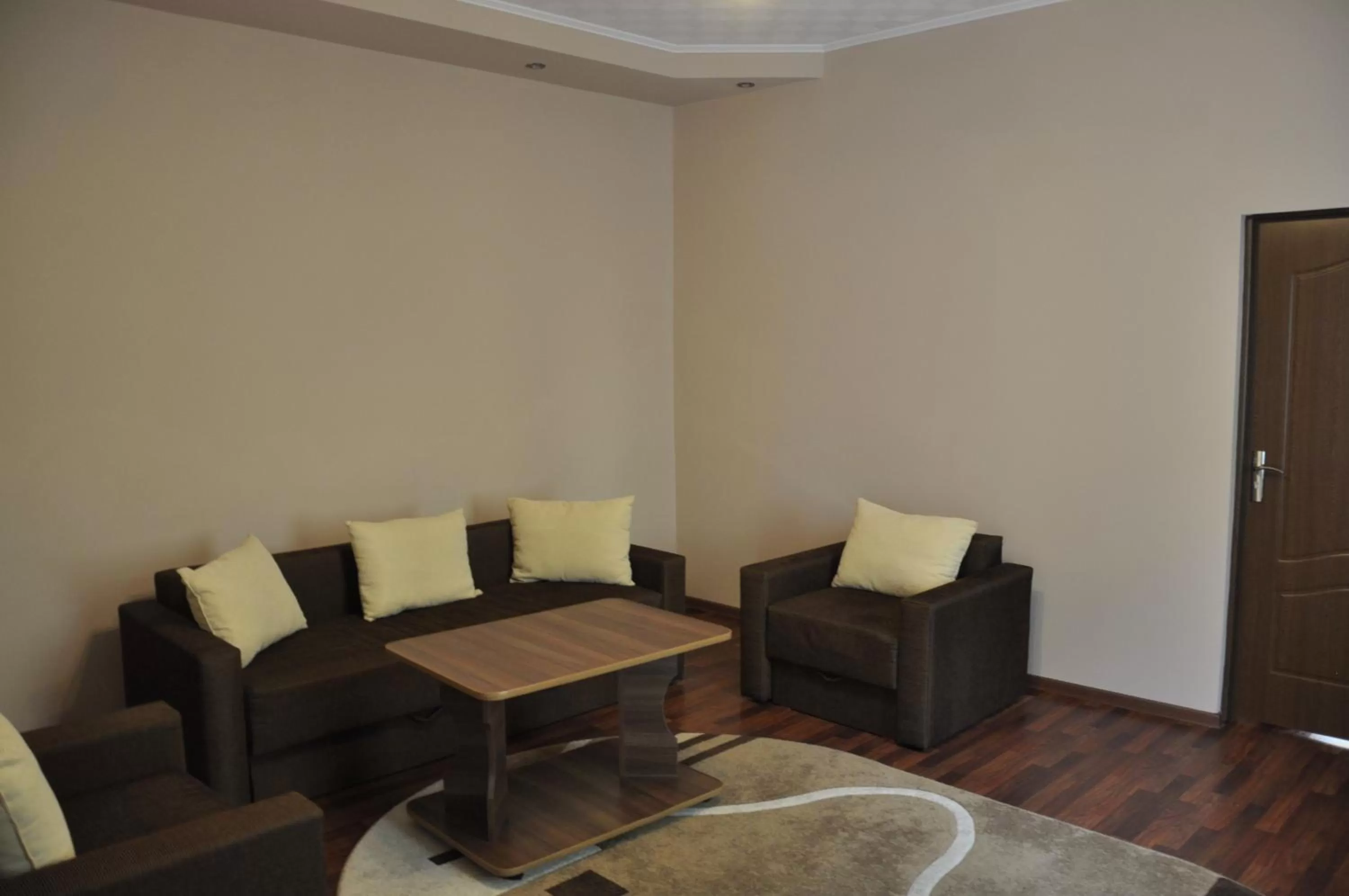 Photo of the whole room, Seating Area in Hotel Edelweiss