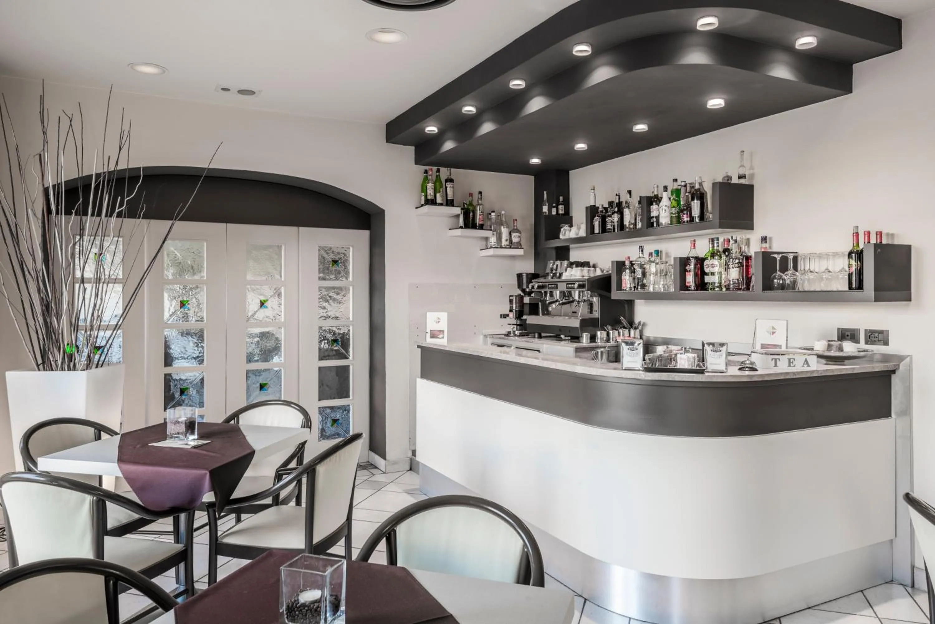 Lounge or bar in Hotel Montebello