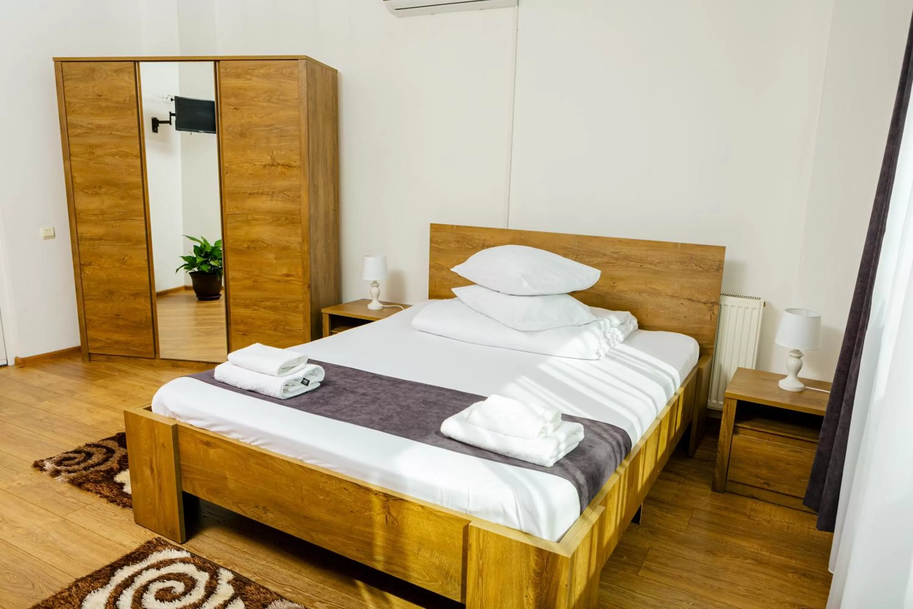 Bedroom, Bed in Pensiunea Pictorilor