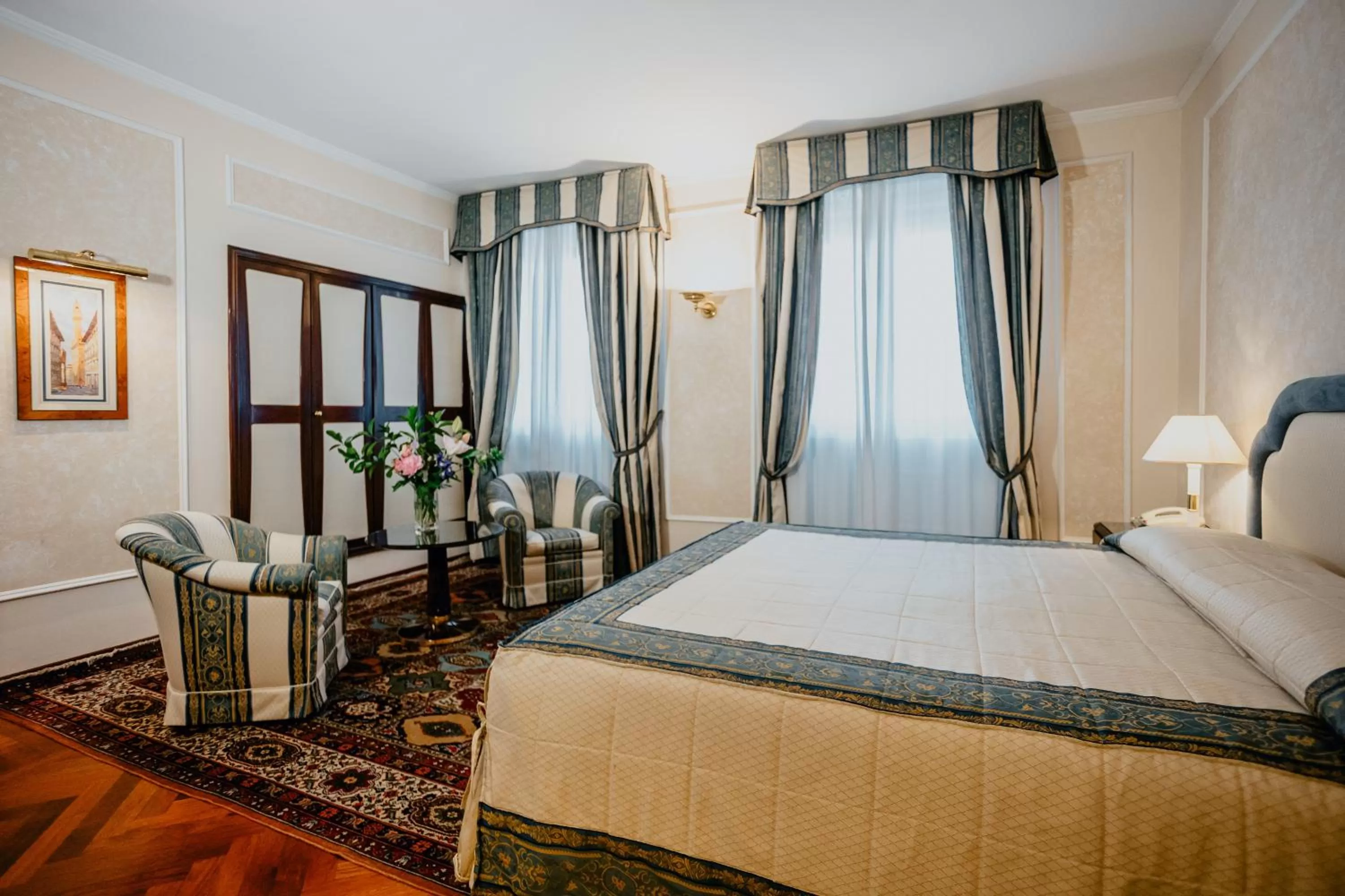 Bed in Hotel De La Ville