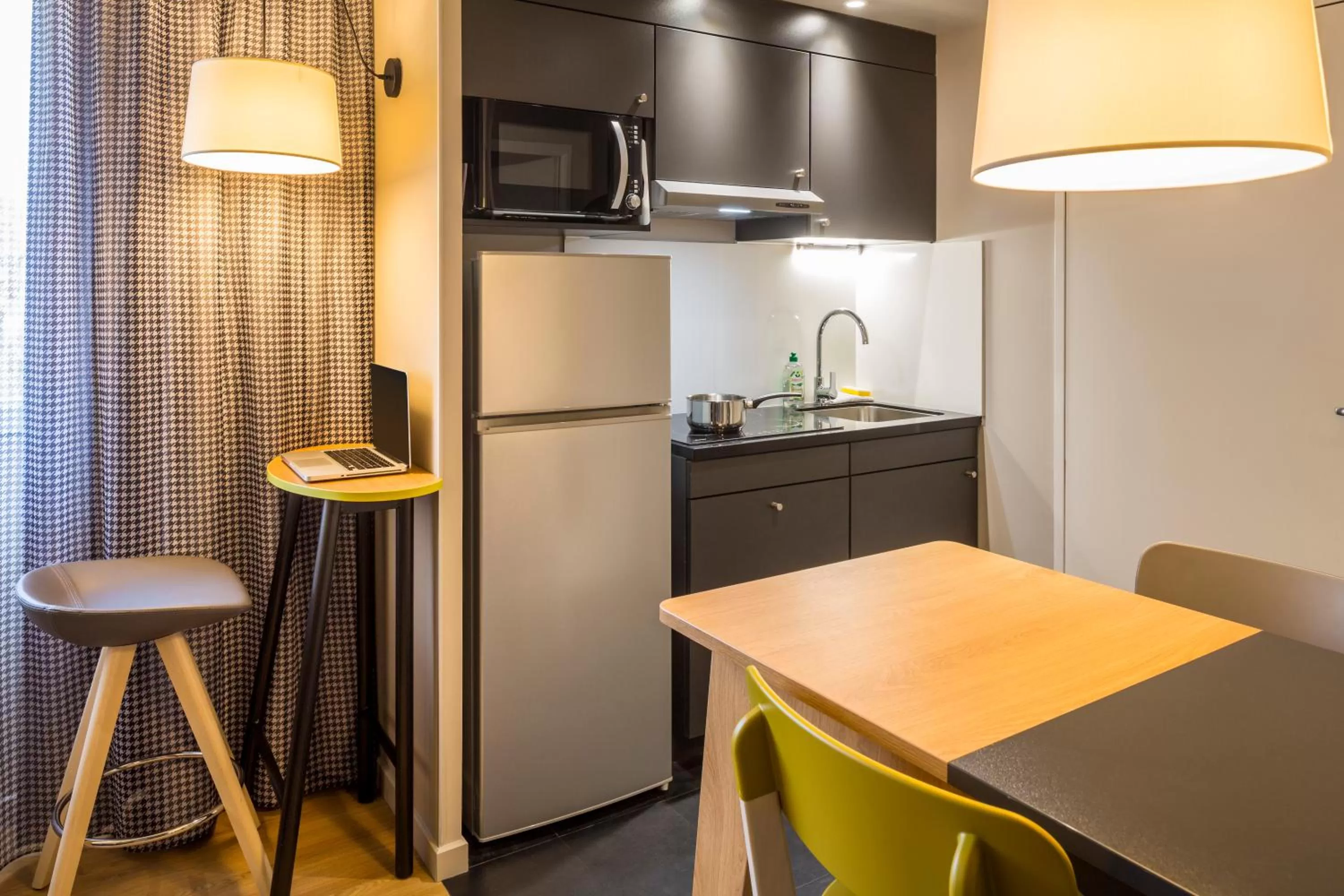 Kitchen or kitchenette in Aparthotel Adagio access Montpellier Centre