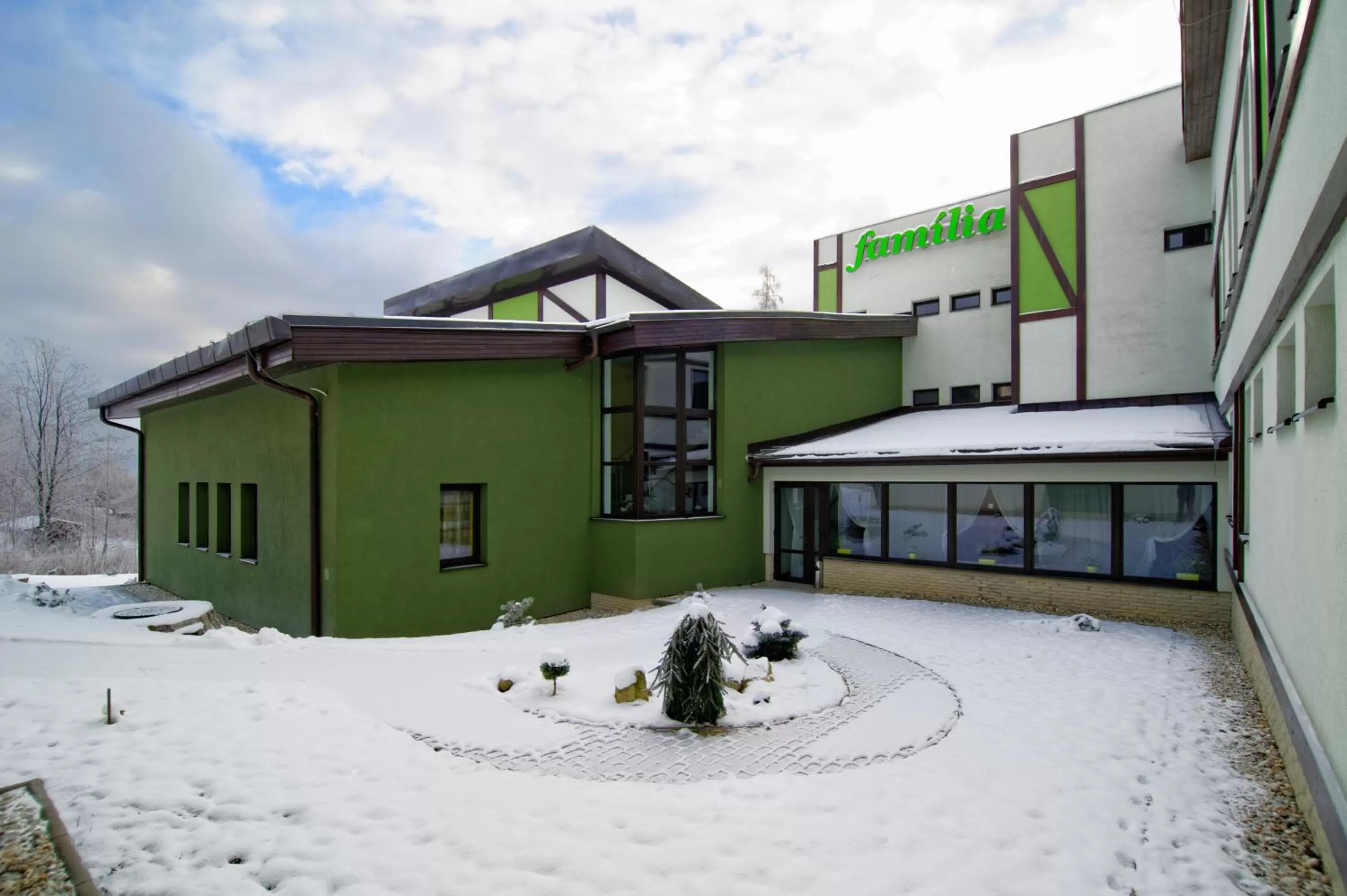 Property building in Apartmanovy dom Familia Smokovec