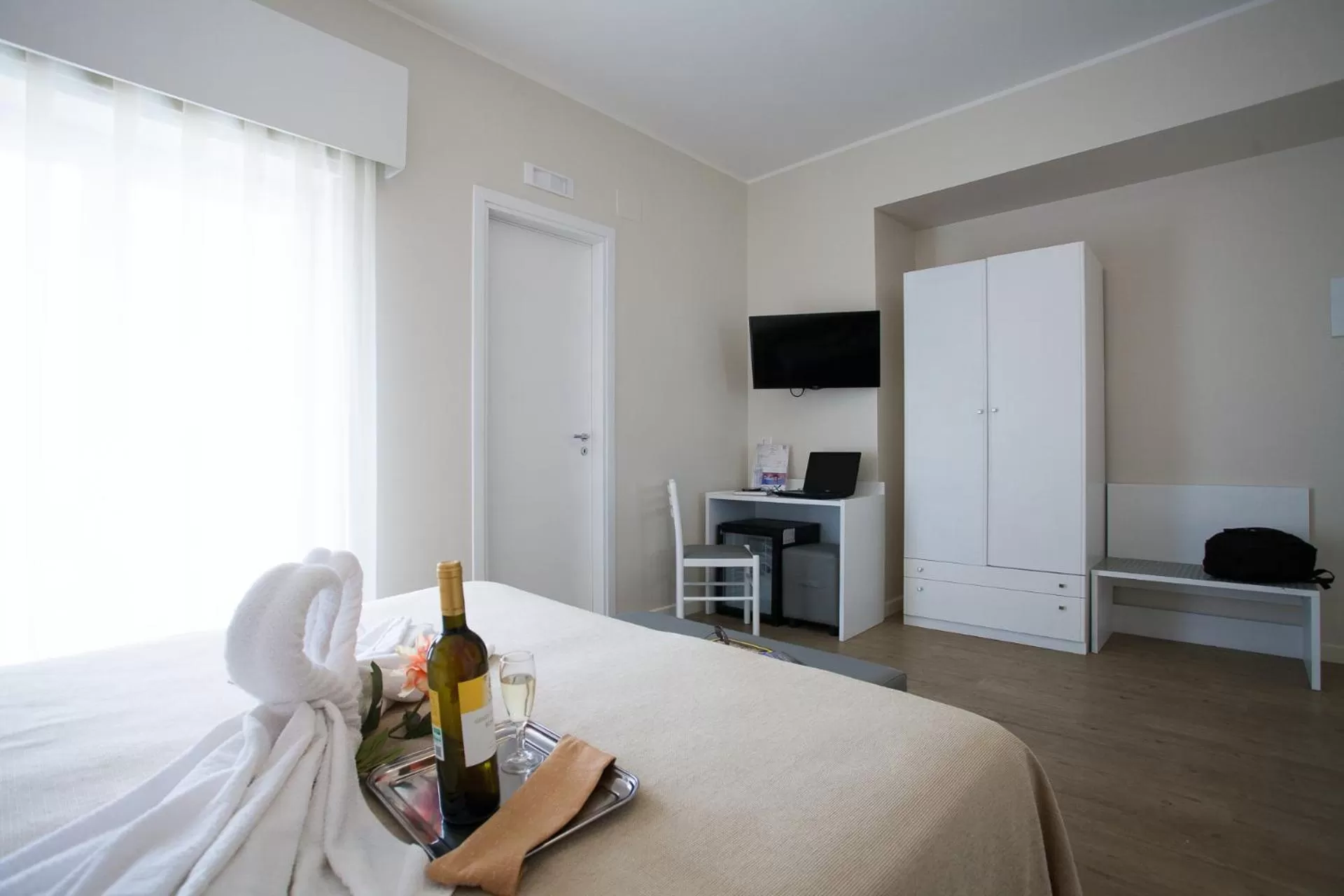 Photo of the whole room, Bed in Hotel Costazzurra Museum & Spa